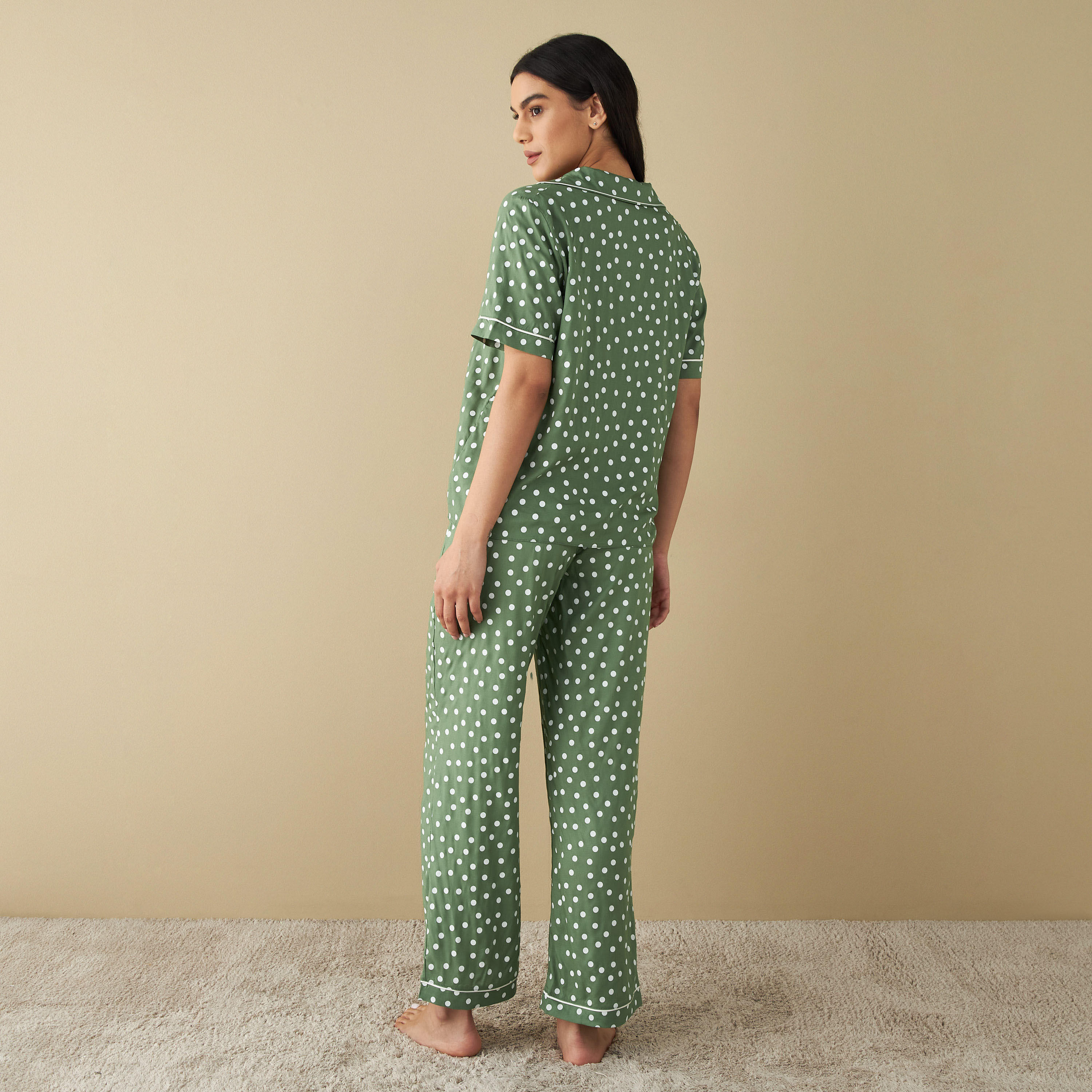 طقم بنطلون بيجاما وقميص بطبعات منقطة-women-clothing-nightwear-pyjamas-longsets-image-4