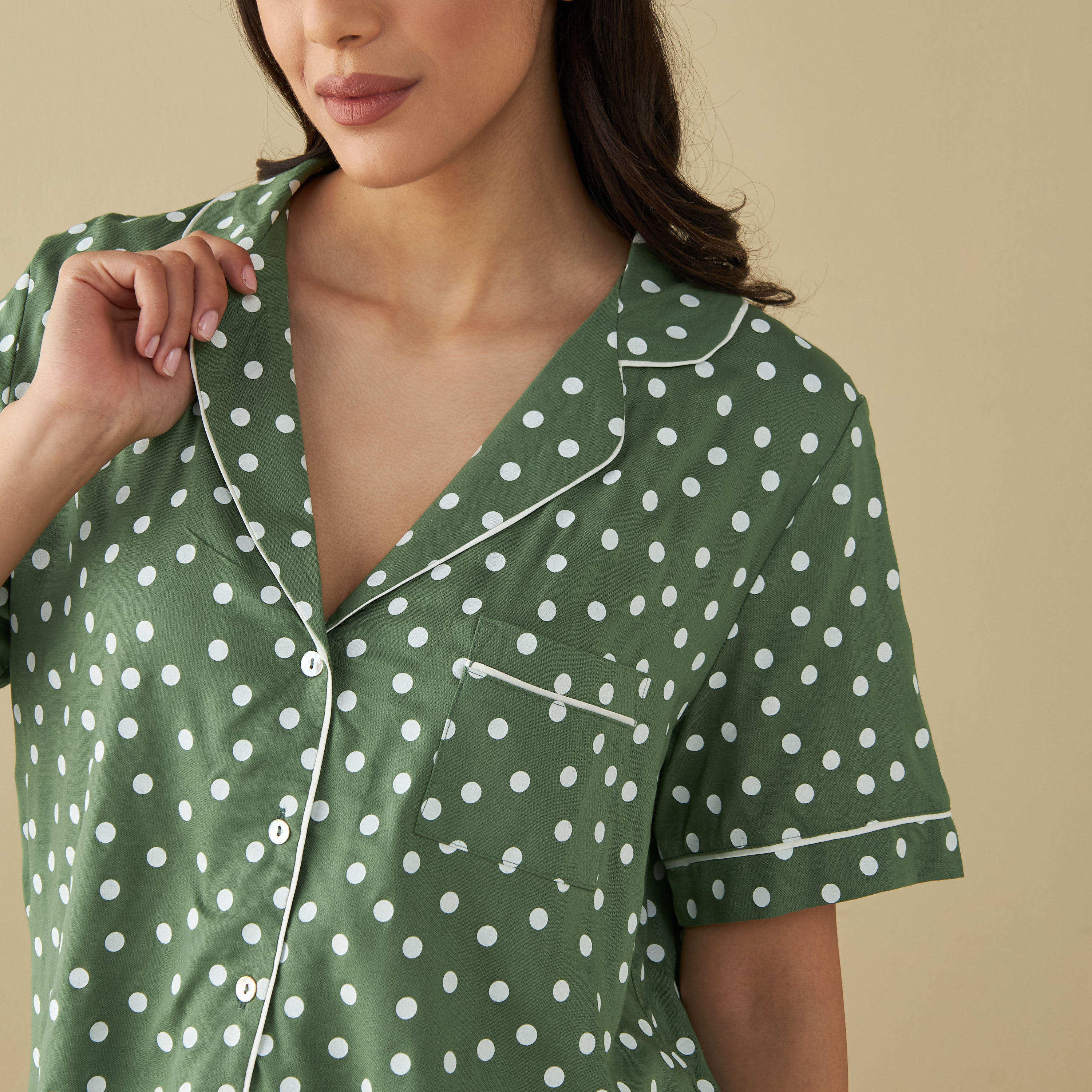 طقم بنطلون بيجاما وقميص بطبعات منقطة-women-clothing-nightwear-pyjamas-longsets-image-5