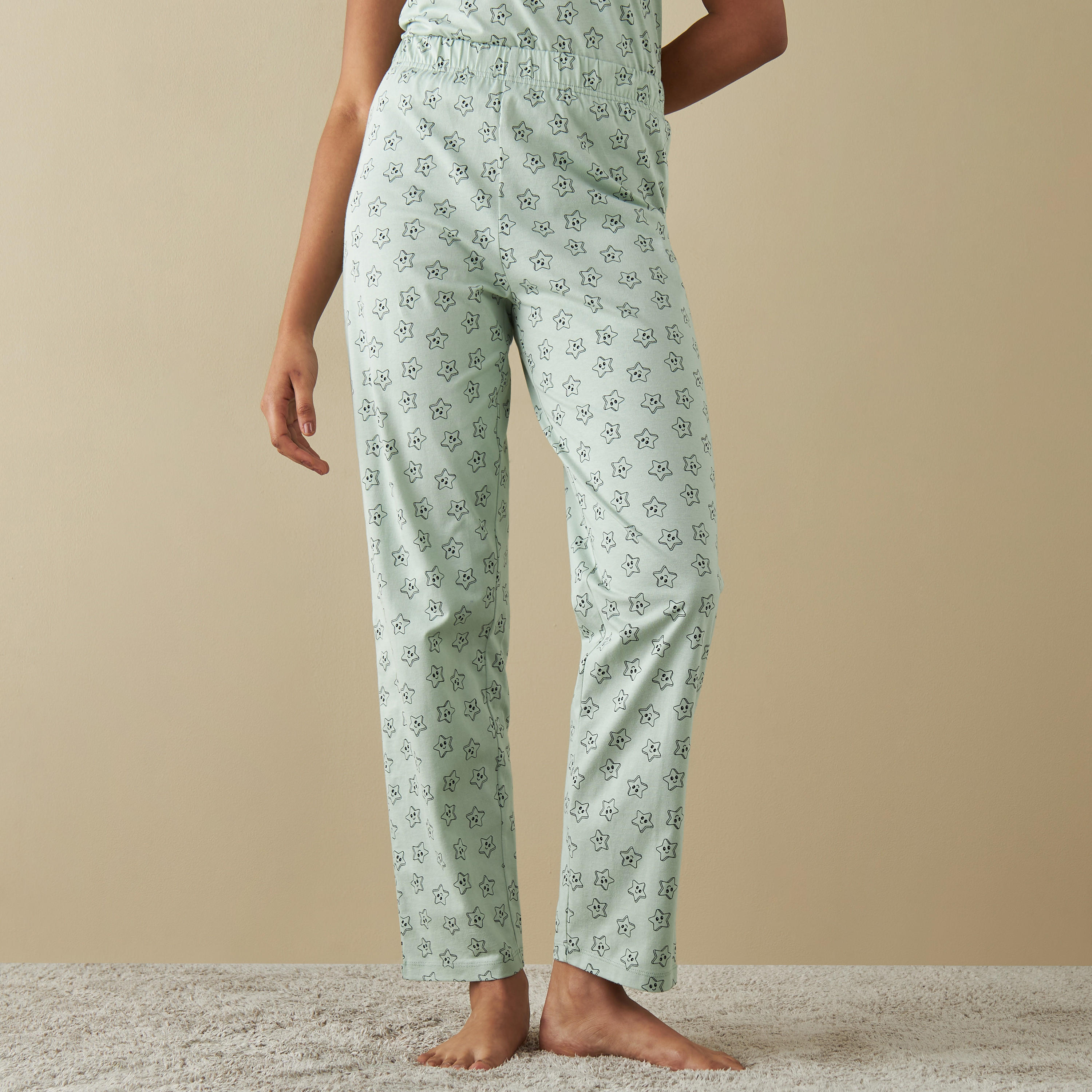 طقم بنطلون بيجاما وتيشيرت بطبعات-women-clothing-nightwear-pyjamas-longsets-image-3