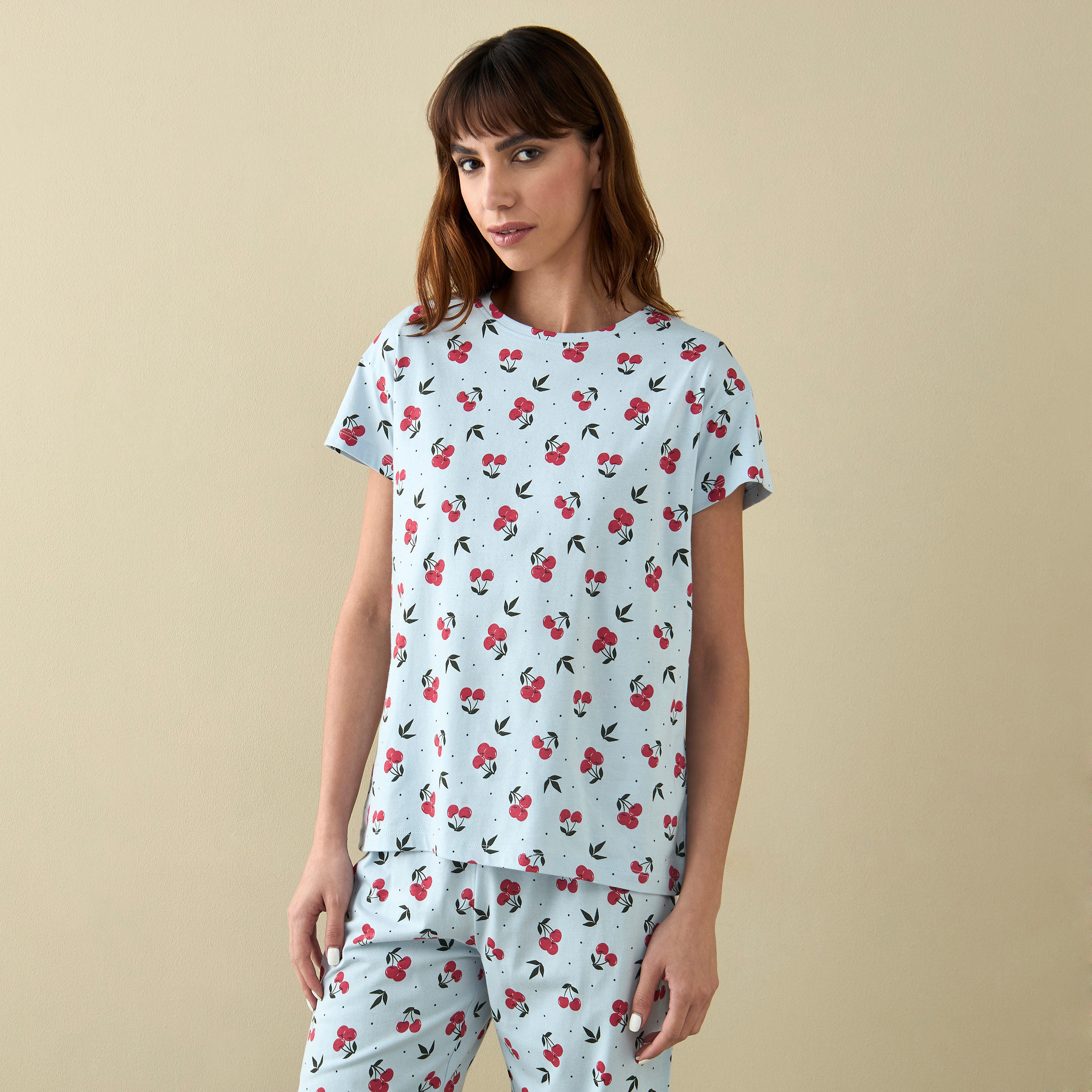 طقم بنطلون بيجاما وتيشيرت بطبعات كرز-women-clothing-nightwear-pyjamas-longsets-image-2