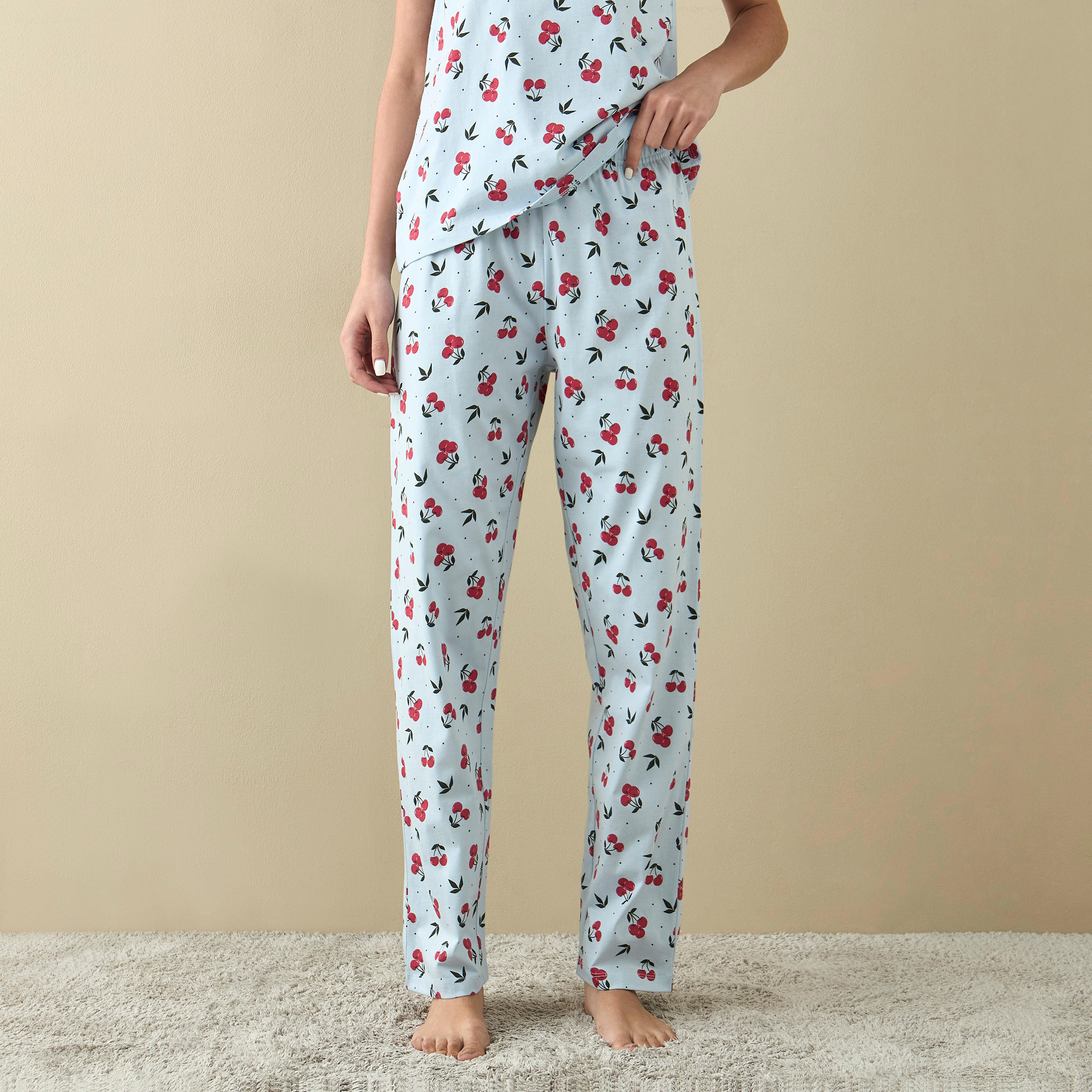 طقم بنطلون بيجاما وتيشيرت بطبعات كرز-women-clothing-nightwear-pyjamas-longsets-image-3
