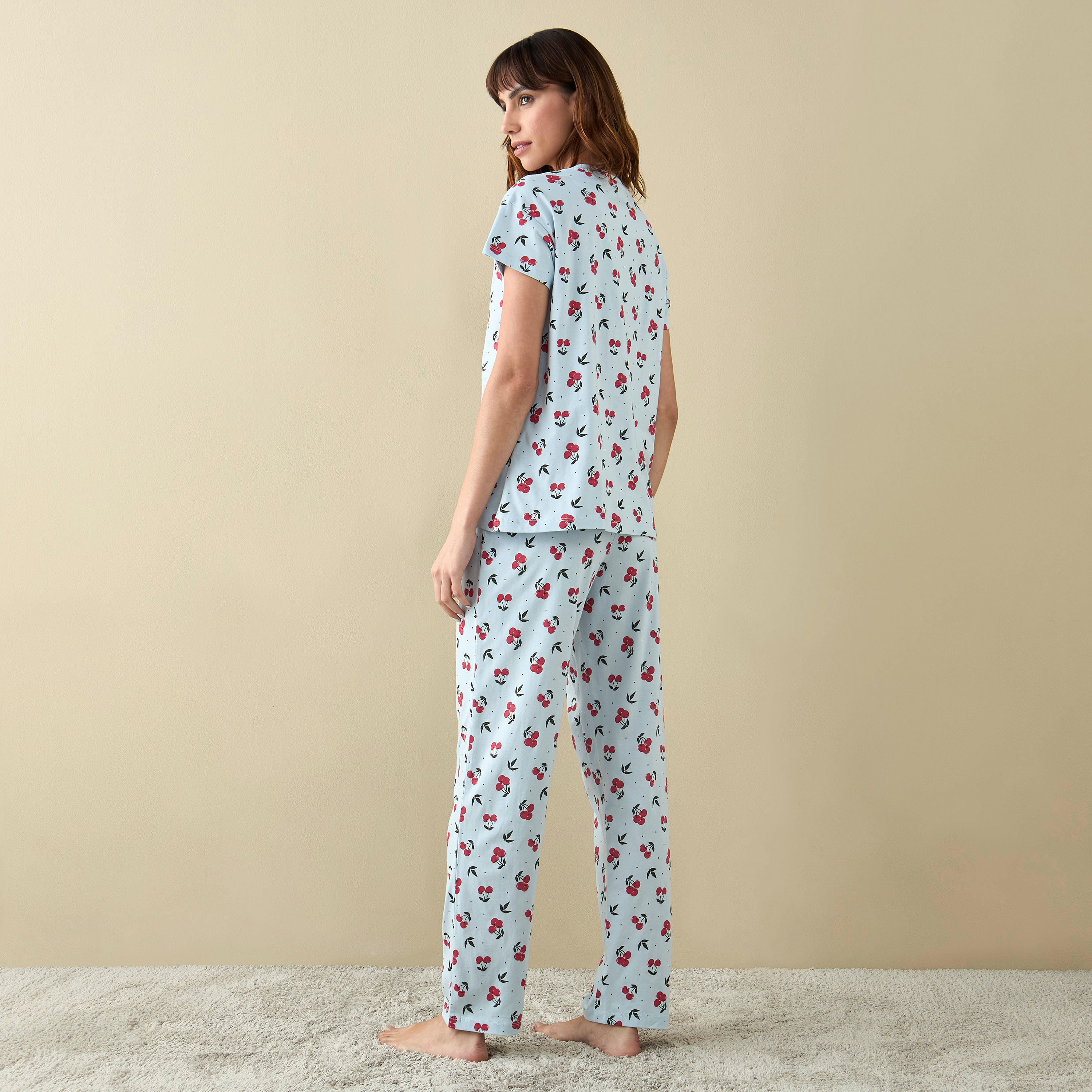 طقم بنطلون بيجاما وتيشيرت بطبعات كرز-women-clothing-nightwear-pyjamas-longsets-image-4