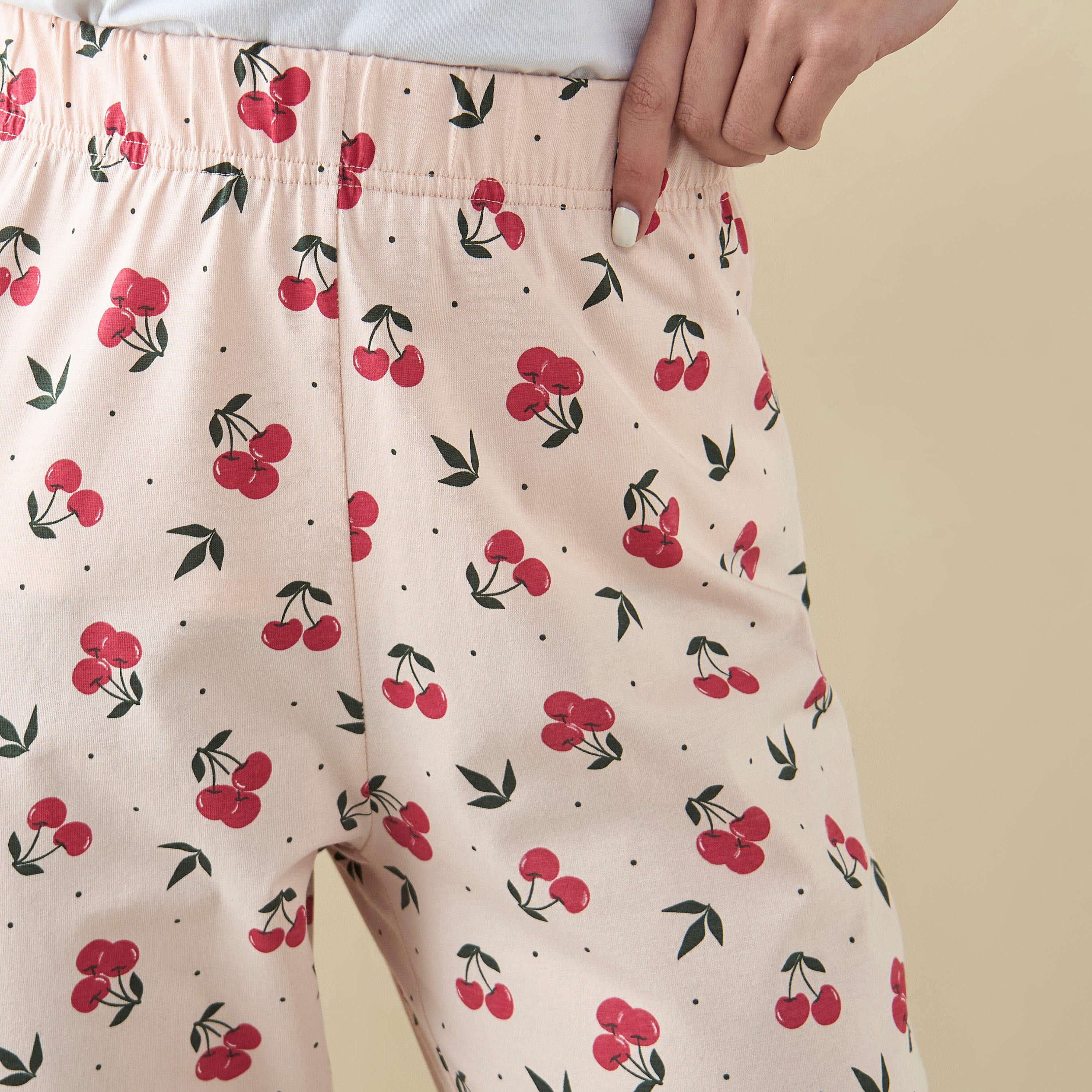 بنطلون بيجاما بخصر مطّاطي وطبعات كرز-women-clothing-nightwear-pyjamas-bottoms-image-4