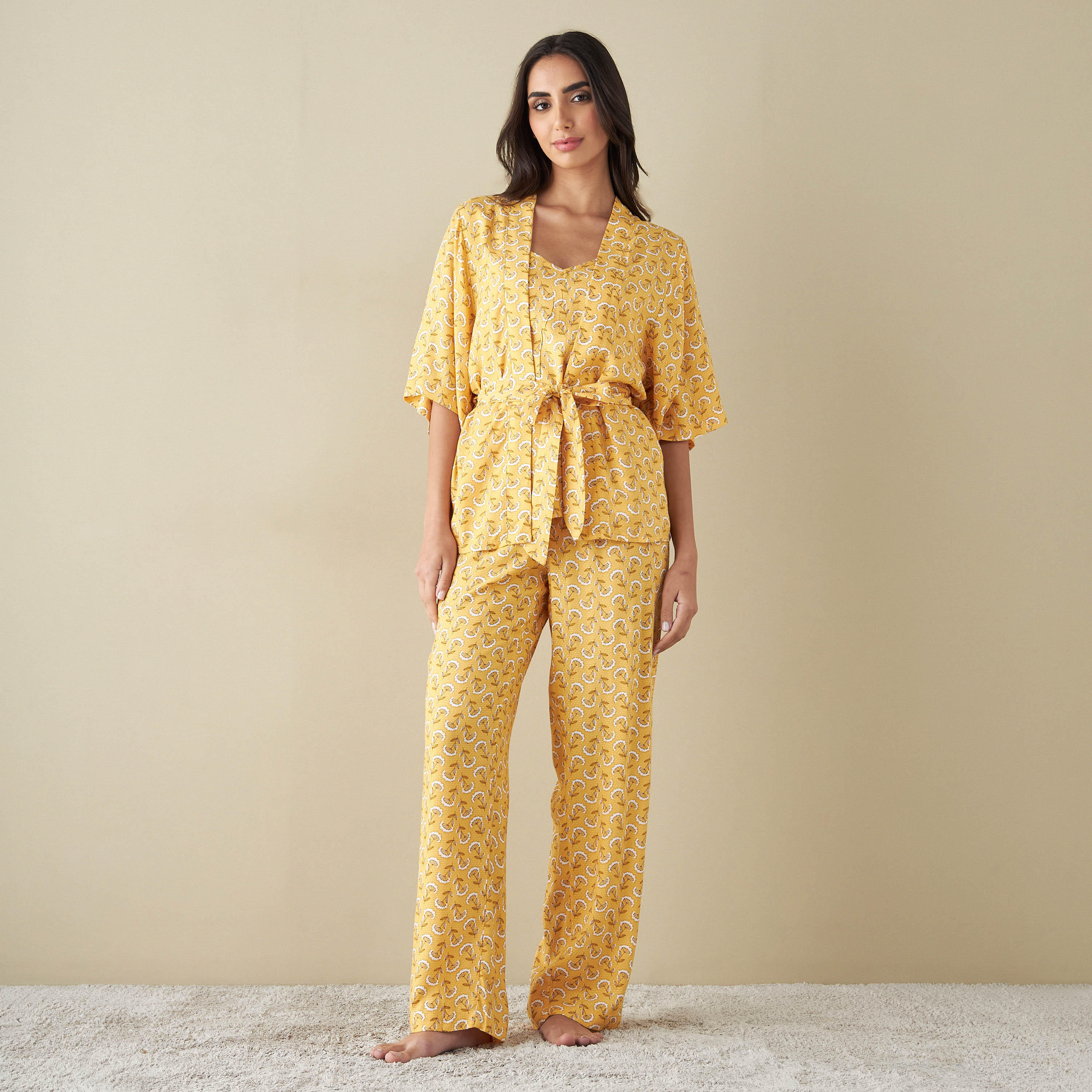 بنطلون بيجاما وروب وبلوزة بطبعات زهرية-women-clothing-nightwear-pyjamas-longsets-image-1