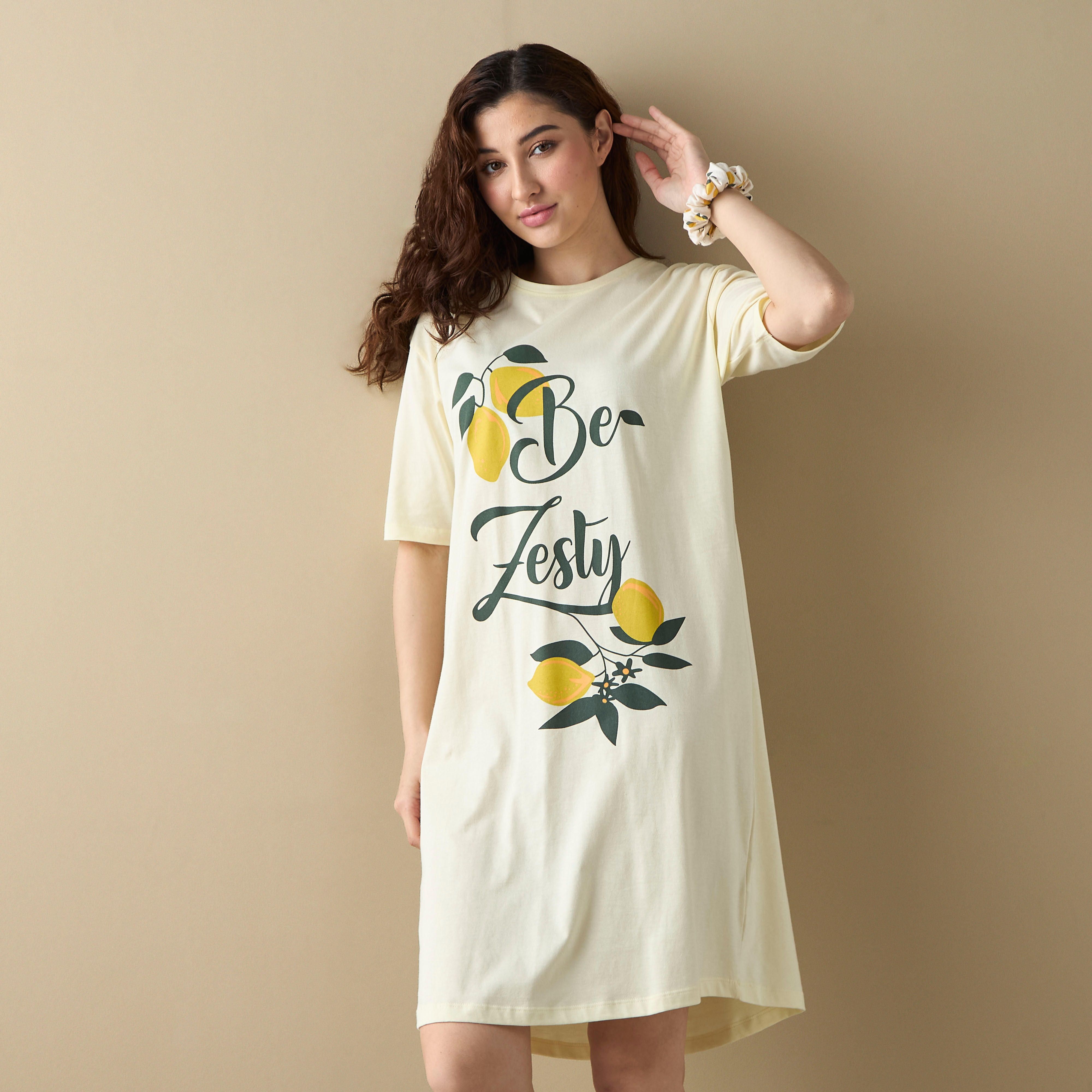قمصان نوم بأكمام قصيرة وطبعات - طقم قطعتين-women-clothing-nightwear-nighties-image-2