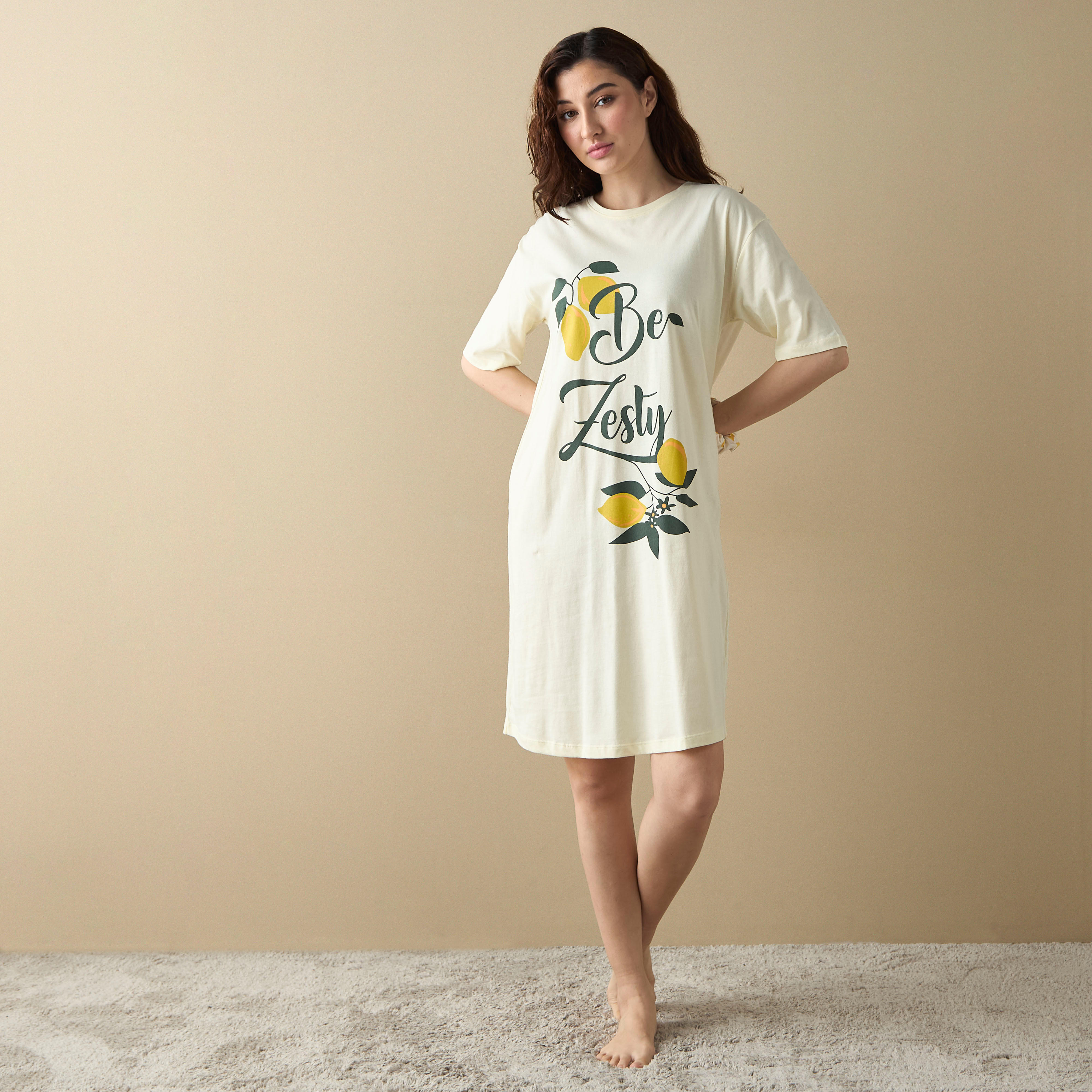 قمصان نوم بأكمام قصيرة وطبعات - طقم قطعتين-women-clothing-nightwear-nighties-image-3