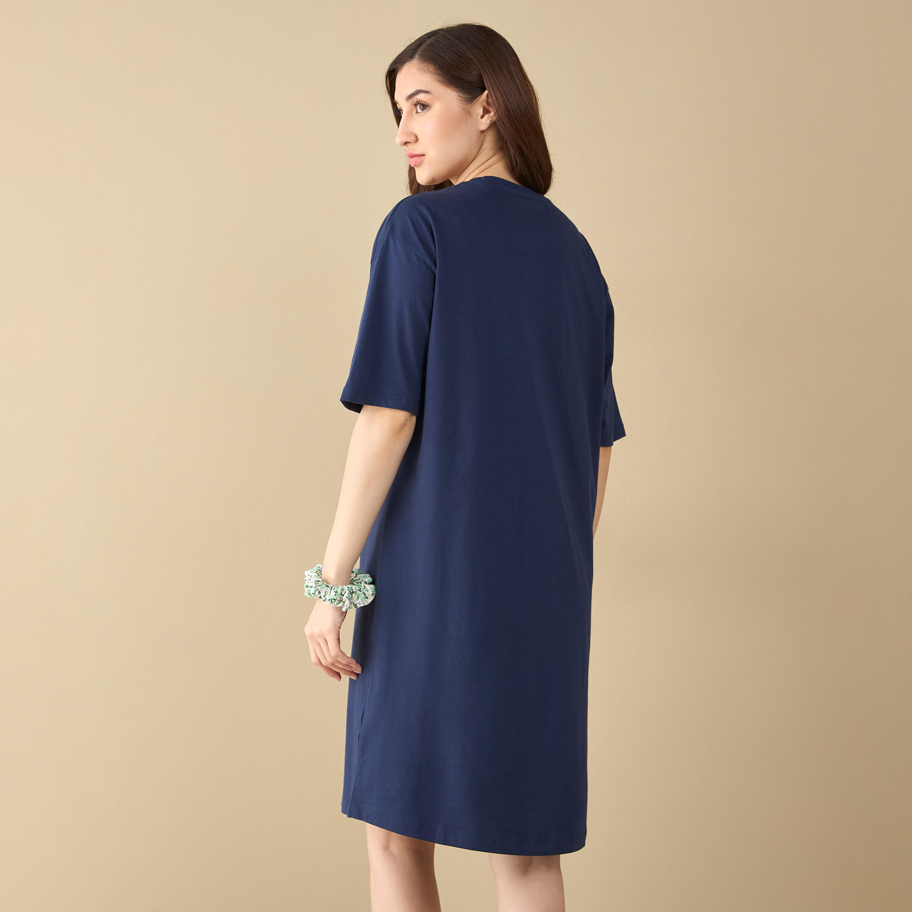 قميص نوم بأكمام قصيرة وطبعات زهرية - طقم من قطعتين-women-clothing-nightwear-nighties-image-5