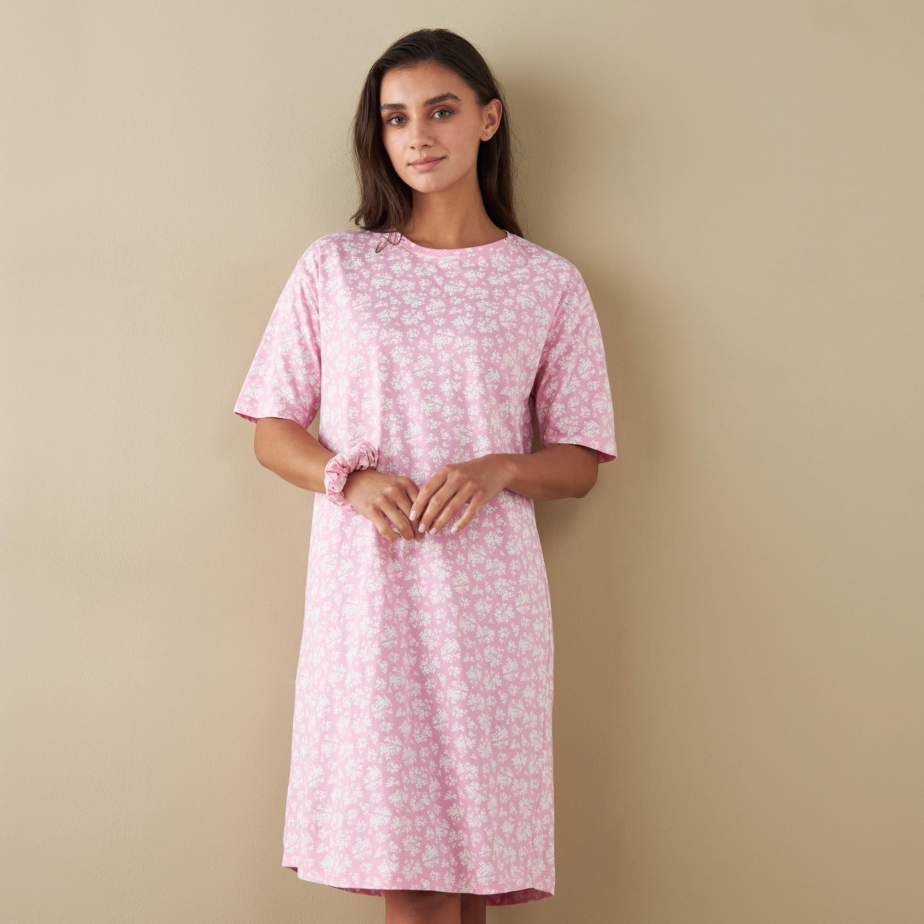 قمصان نوم بأكمام قصيرة وطبعات - طقم قطعتين-women-clothing-nightwear-nighties-image-5