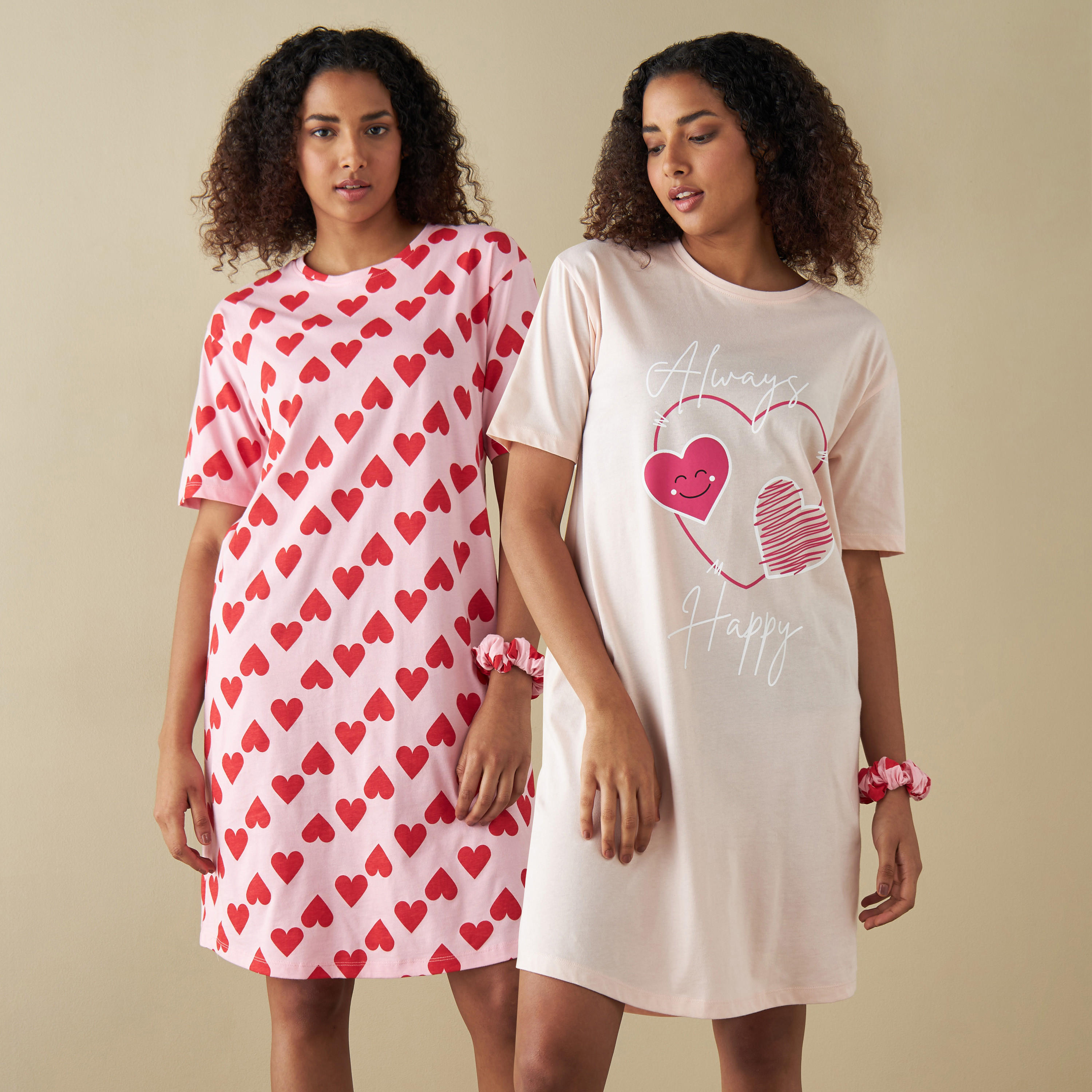 قمصان نوم بأكمام قصيرة وطبعات - طقم قطعتين-women-clothing-nightwear-nighties-image-1