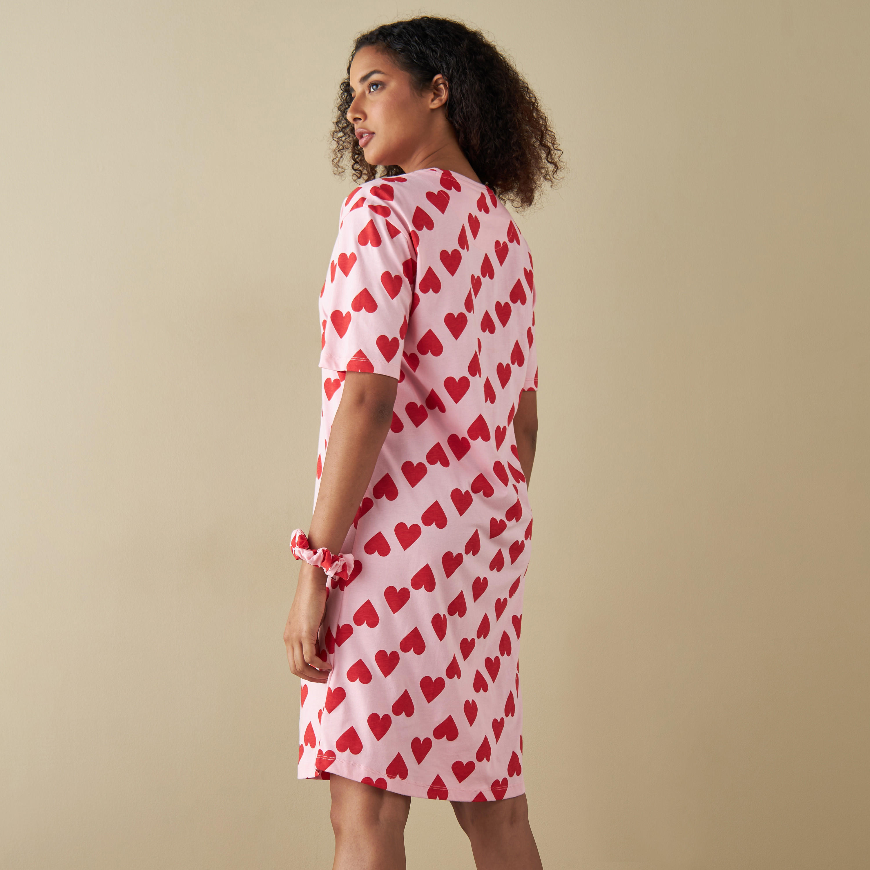 قمصان نوم بأكمام قصيرة وطبعات - طقم قطعتين-women-clothing-nightwear-nighties-image-3