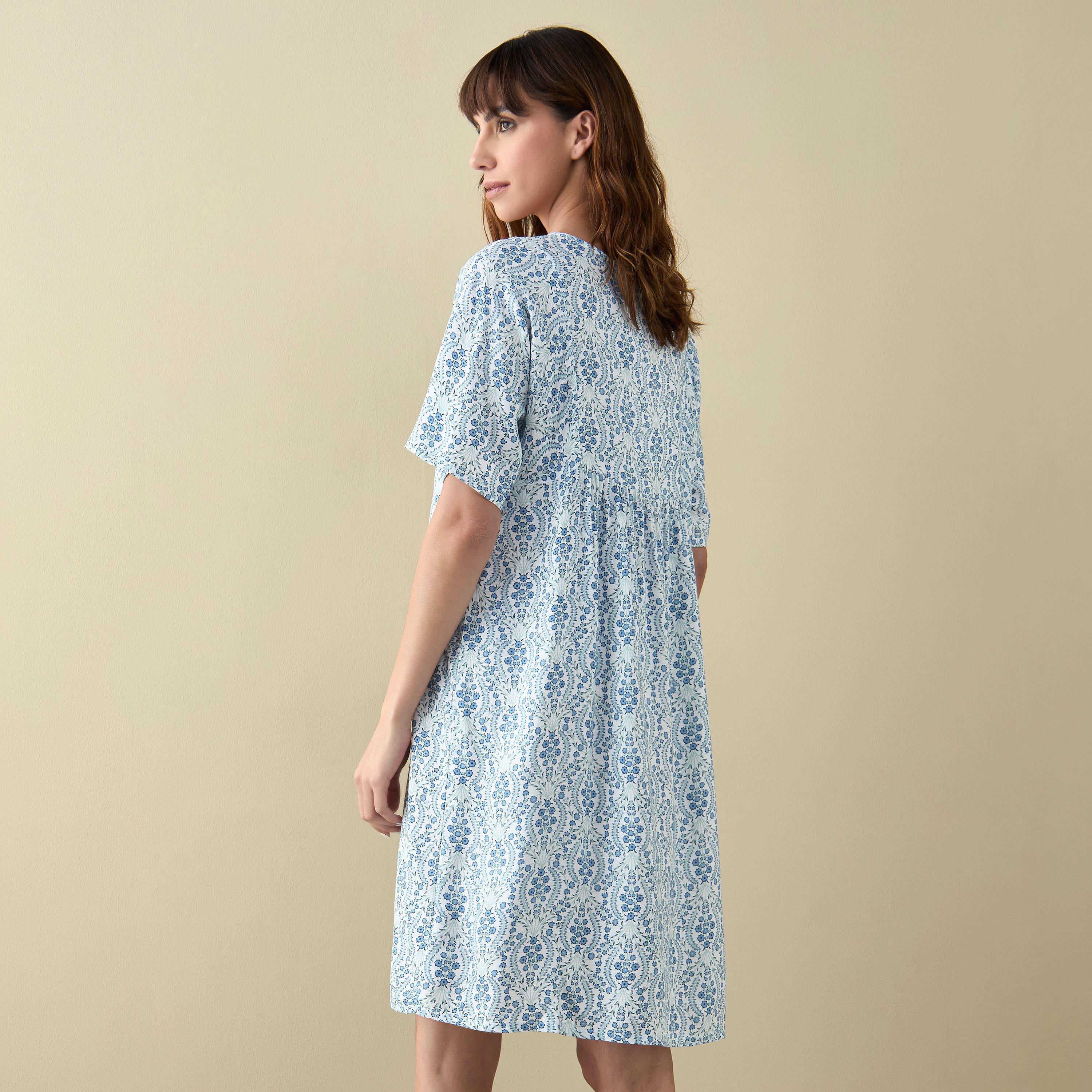 قميص نوم بياقة V وطبعات أزهار-women-clothing-nightwear-nighties-image-3