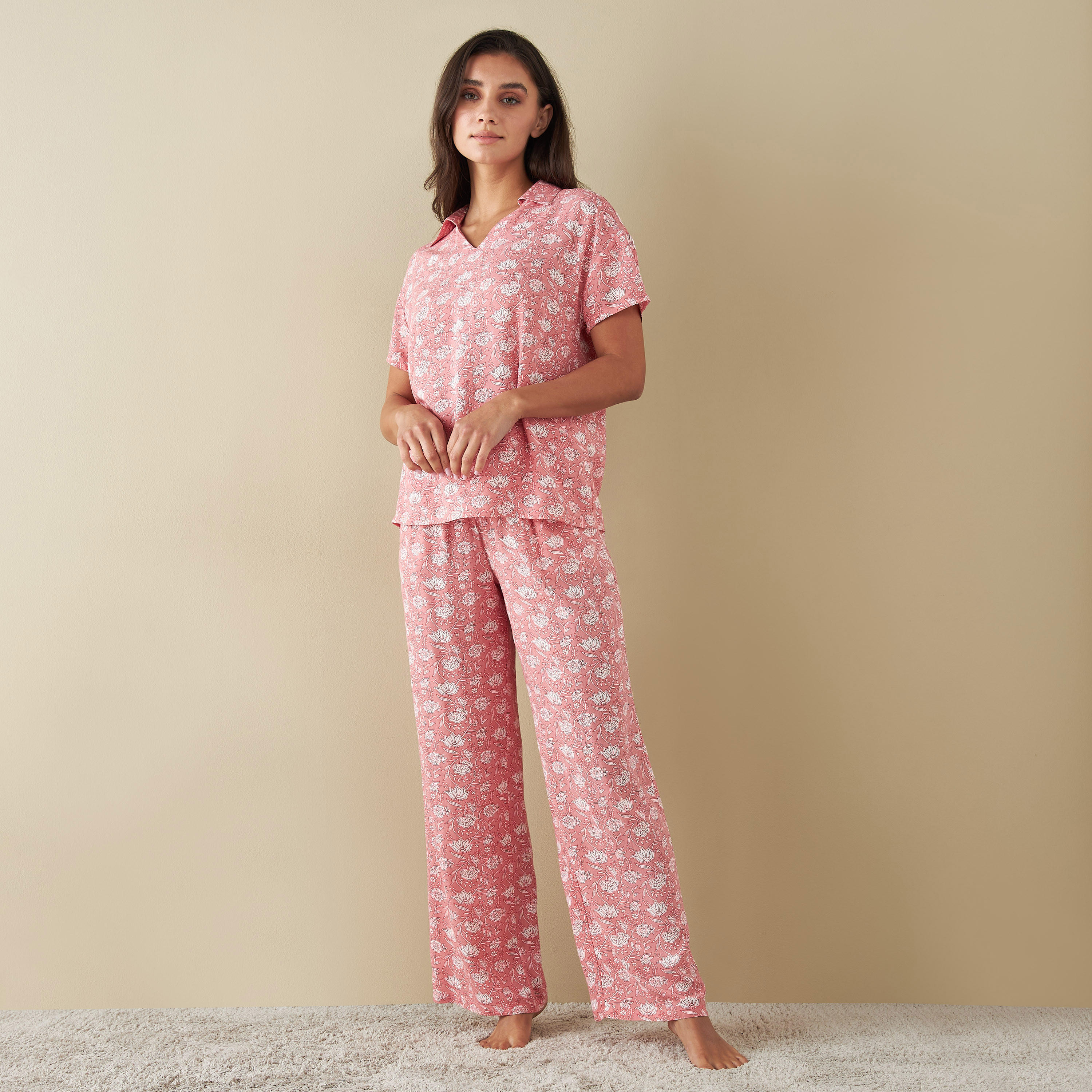 طقم بنطلون بيجاما وقميص بطبعات زهرية-women-clothing-nightwear-pyjamas-longsets-image-1