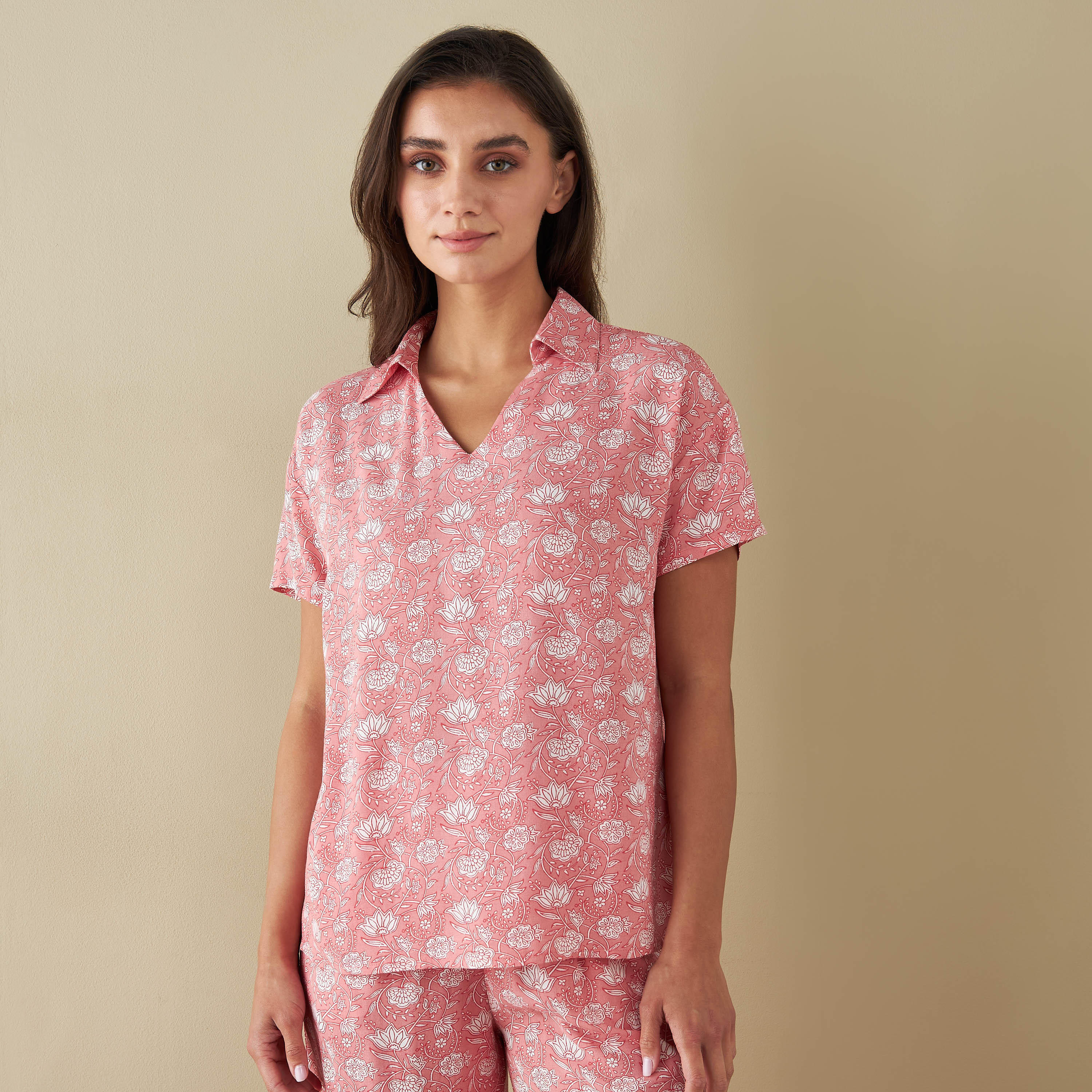 طقم بنطلون بيجاما وقميص بطبعات زهرية-women-clothing-nightwear-pyjamas-longsets-image-2