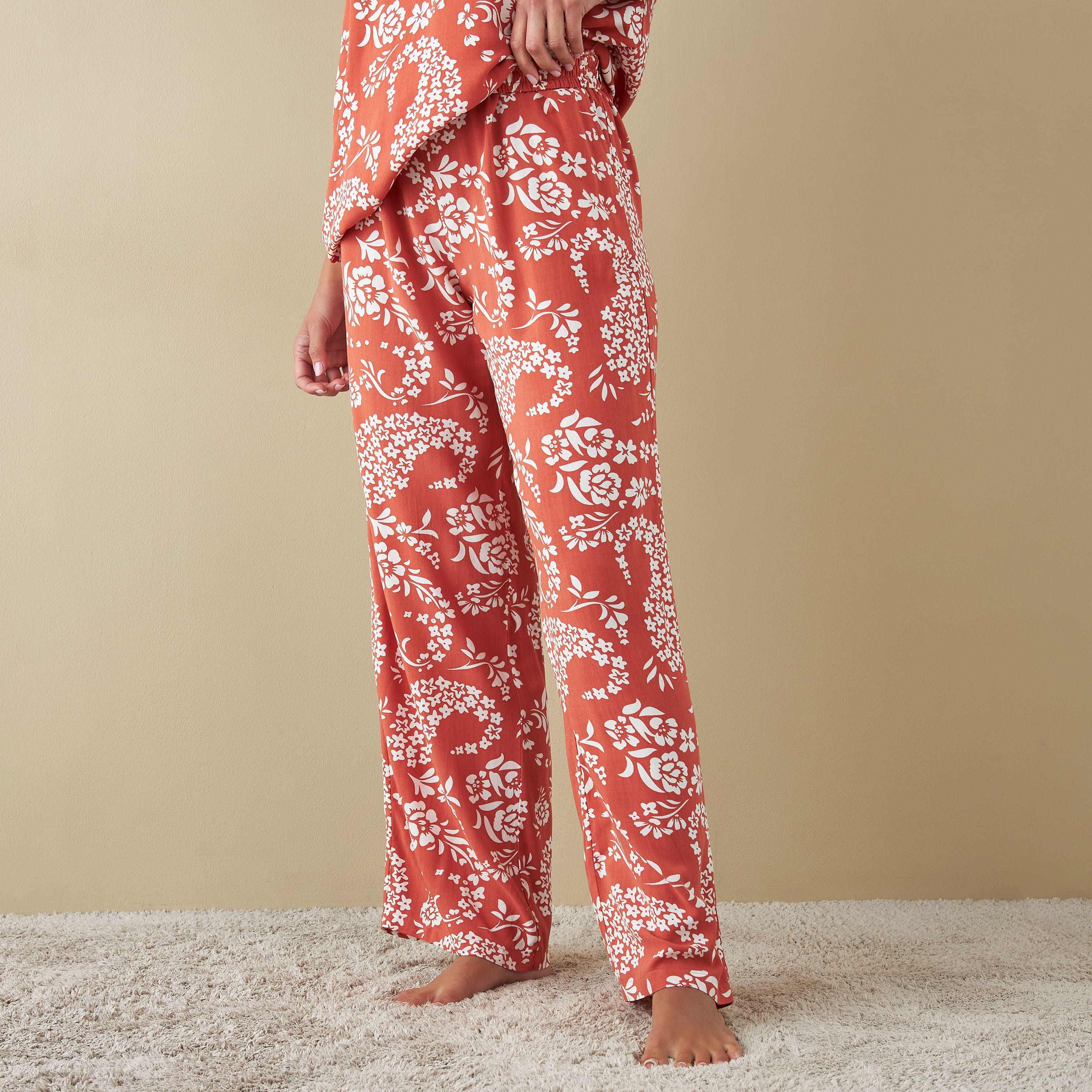 طقم بنطلون بيجاما وقميص نوم بطبعات بيزلي-women-clothing-nightwear-pyjamas-longsets-image-3