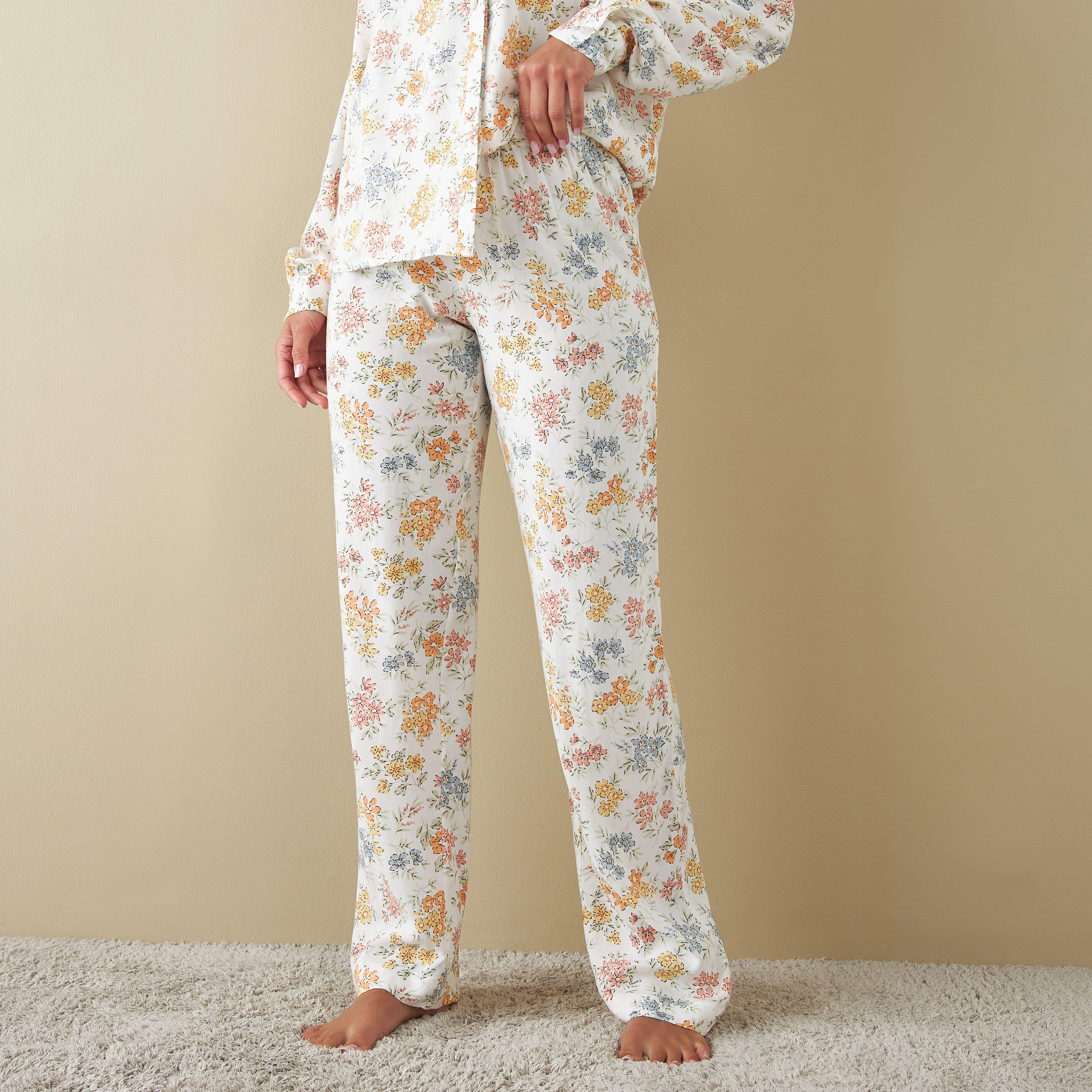 طقم بنطلون بيجاما وقميص بطبعات زهرية-women-clothing-nightwear-pyjamas-longsets-image-3