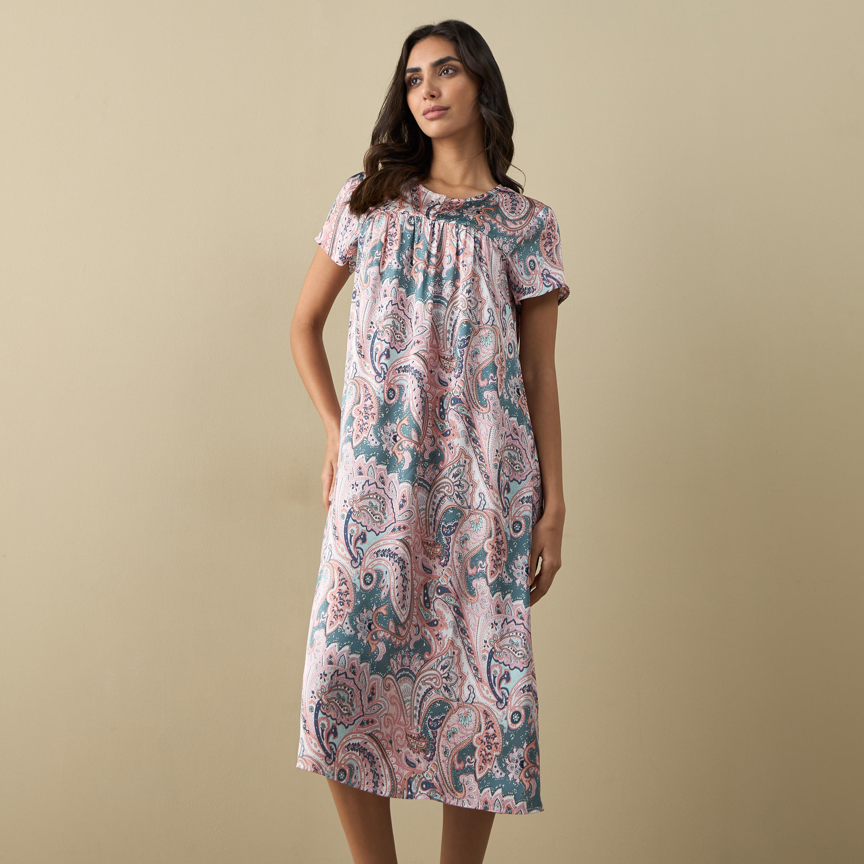 قميص نوم بياقة مستديرة وأكمام قصيرة وطبعات-women-clothing-nightwear-nighties-image-1