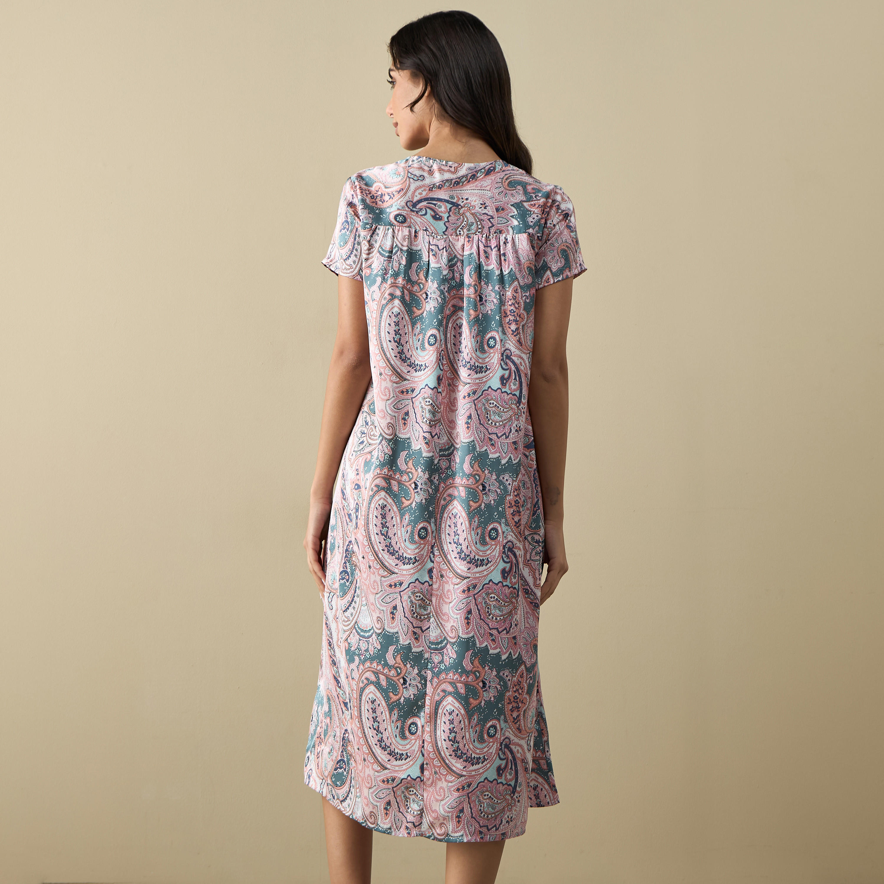 قميص نوم بياقة مستديرة وأكمام قصيرة وطبعات-women-clothing-nightwear-nighties-image-3