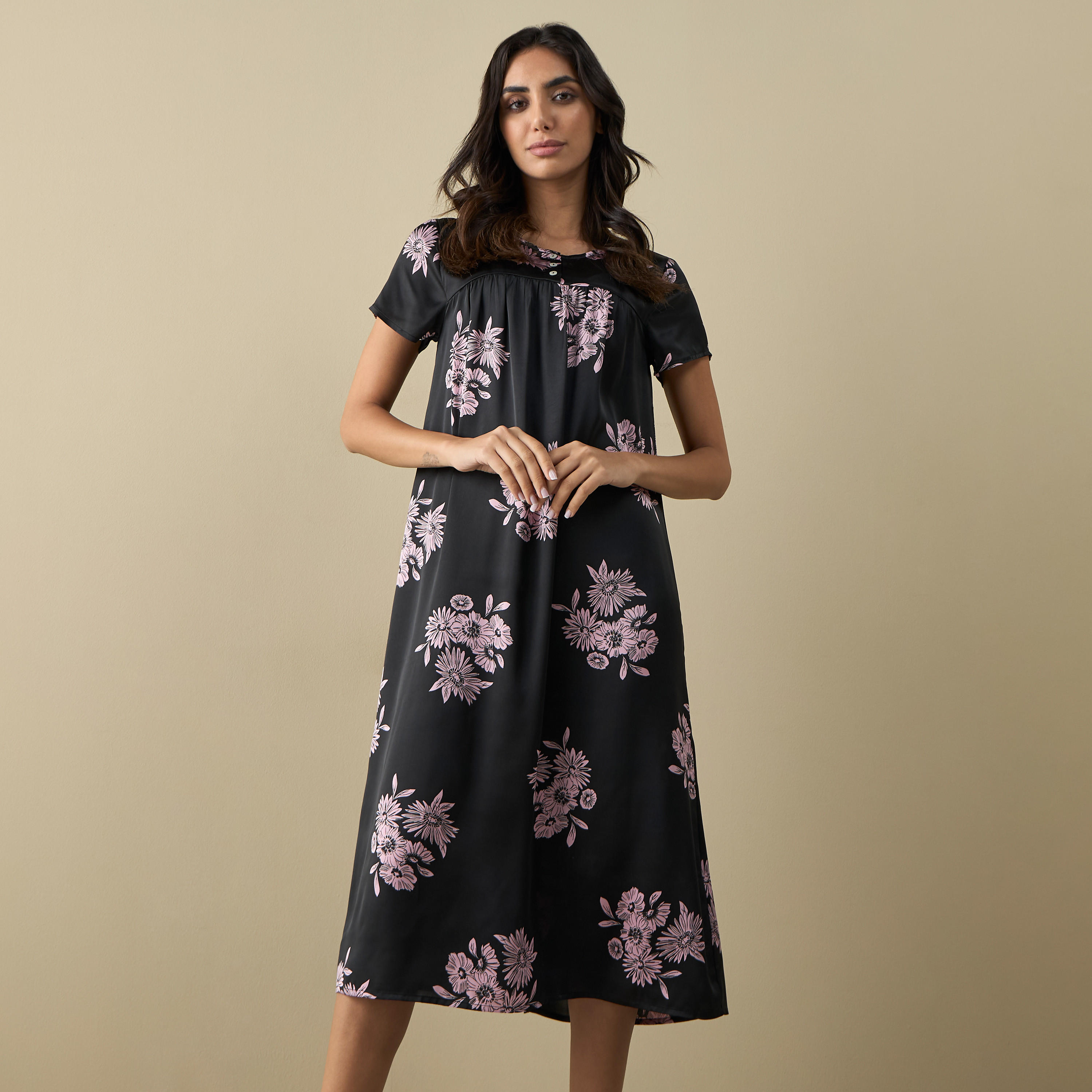 قميص نوم بياقة مستديرة وأكمام قصيرة وطبعات-women-clothing-nightwear-nighties-image-1