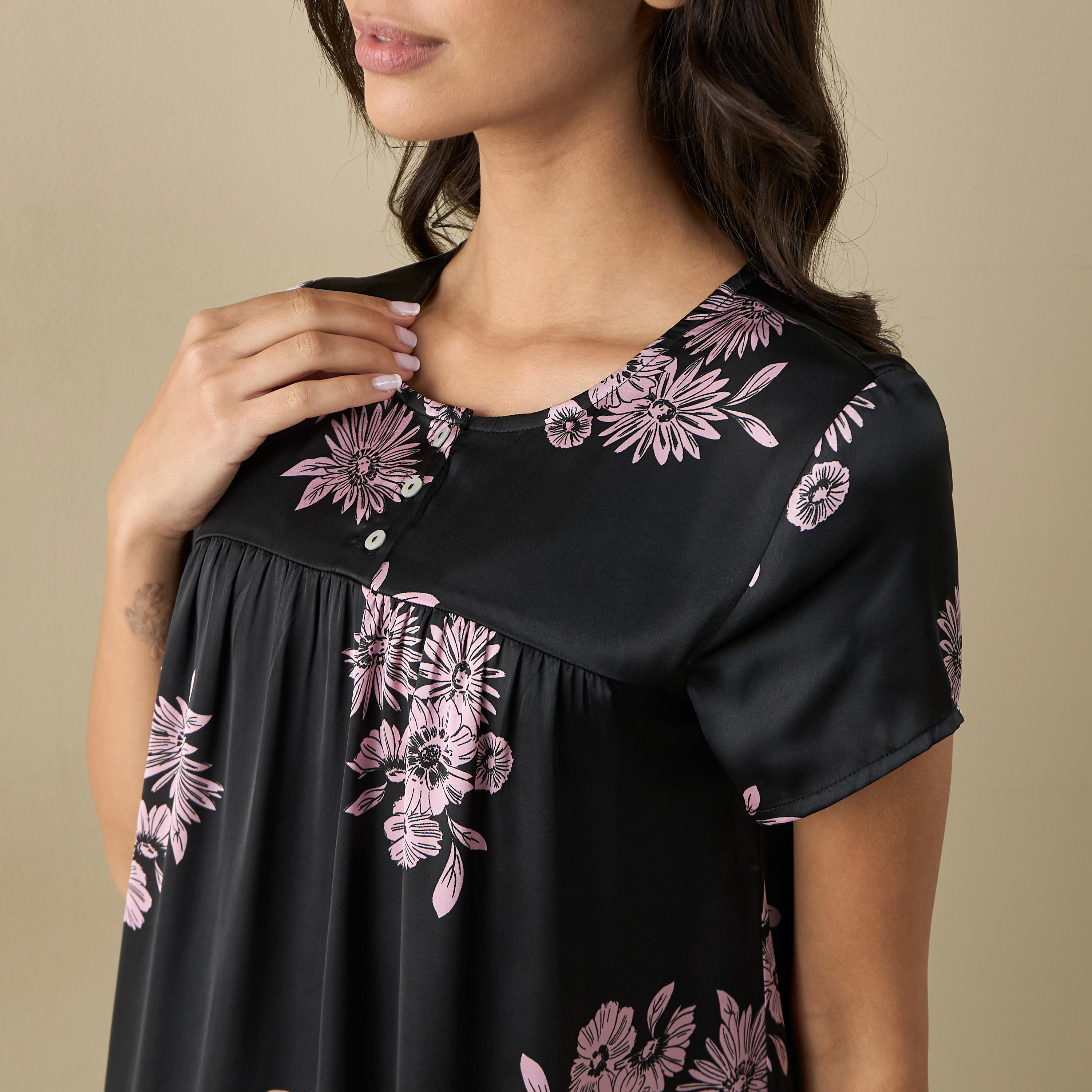 قميص نوم بياقة مستديرة وأكمام قصيرة وطبعات-women-clothing-nightwear-nighties-image-4