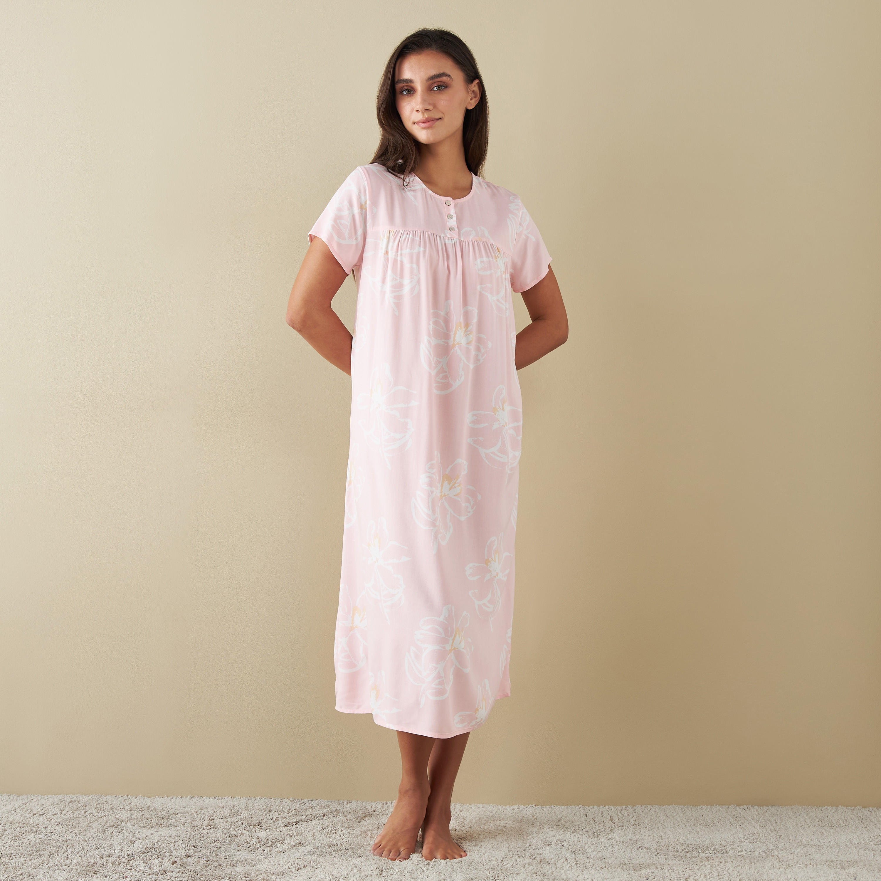 قميص نوم بطبعات أزهار وأكمام قصيرة-women-clothing-nightwear-nighties-image-2
