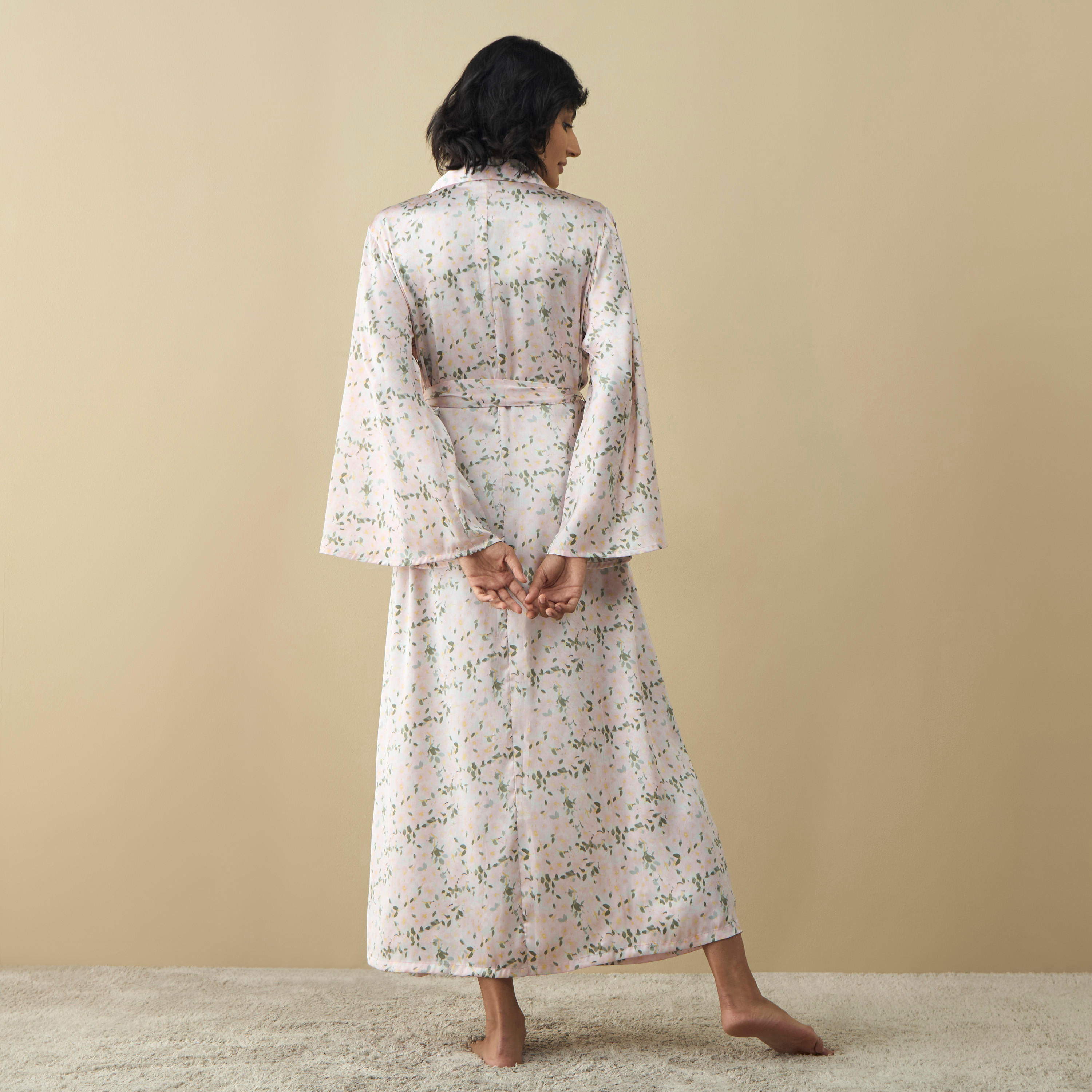 روب بياقة مطوية وحزام ربط وطبعات أزهار-women-clothing-nightwear-robes-image-3