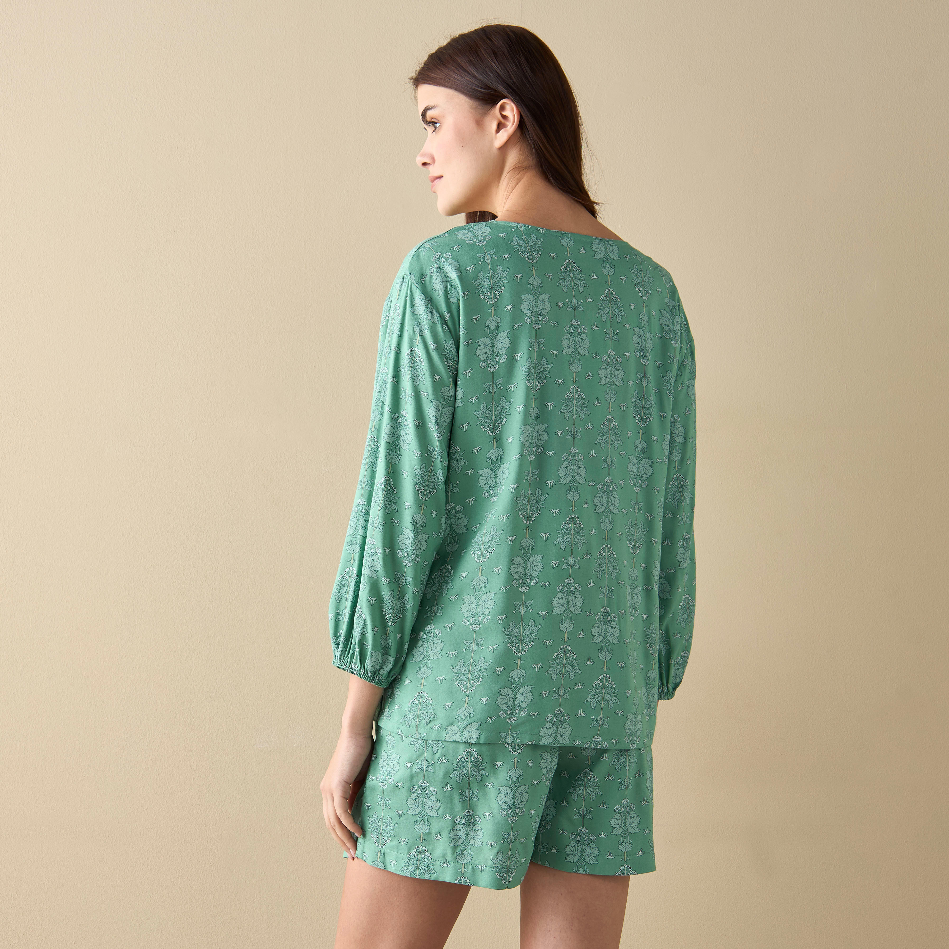 طقم شورت وبلوزة بطبعات أزهار-women-clothing-nightwear-pyjamas-shortsets-image-3