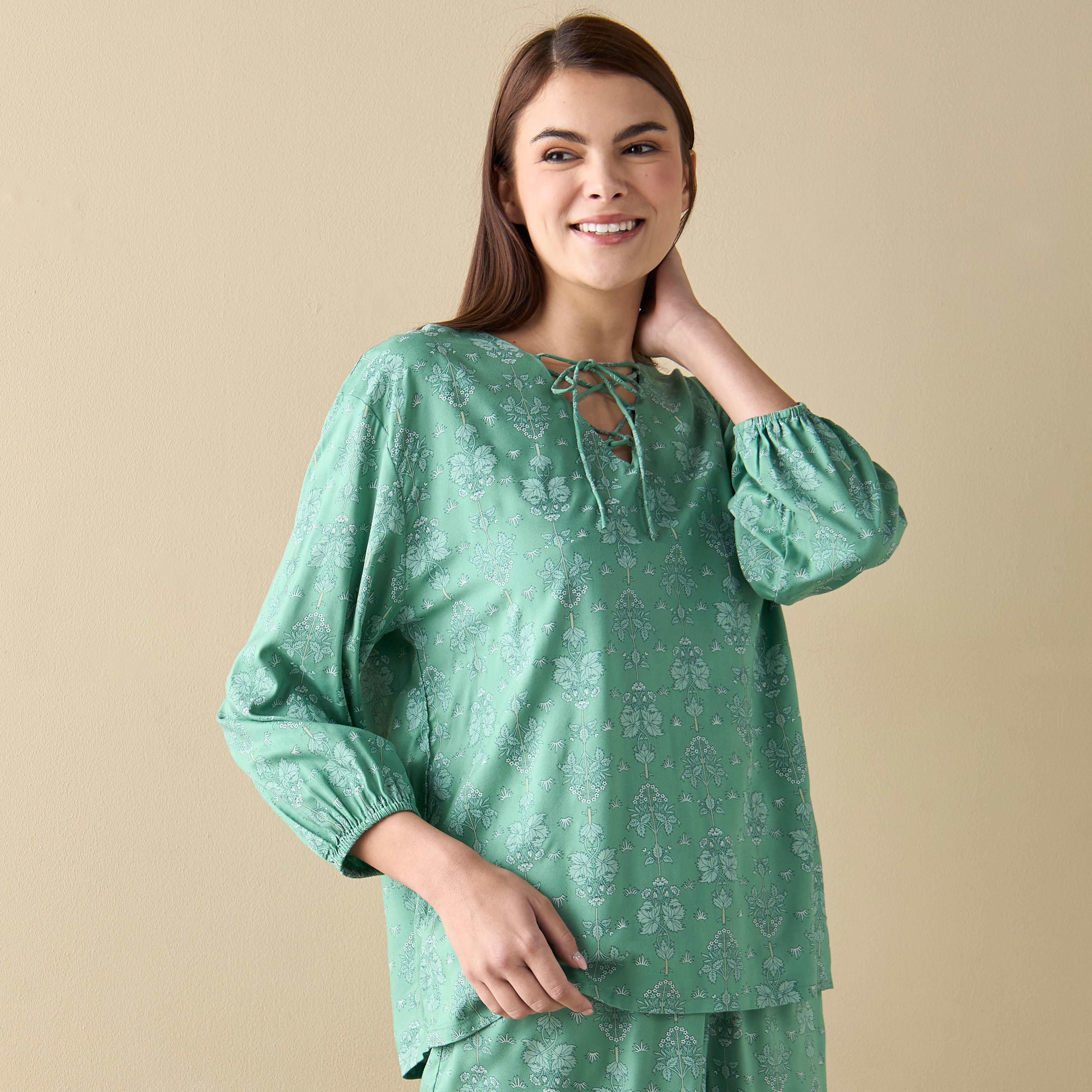 طقم شورت وبلوزة بطبعات أزهار-women-clothing-nightwear-pyjamas-shortsets-image-4