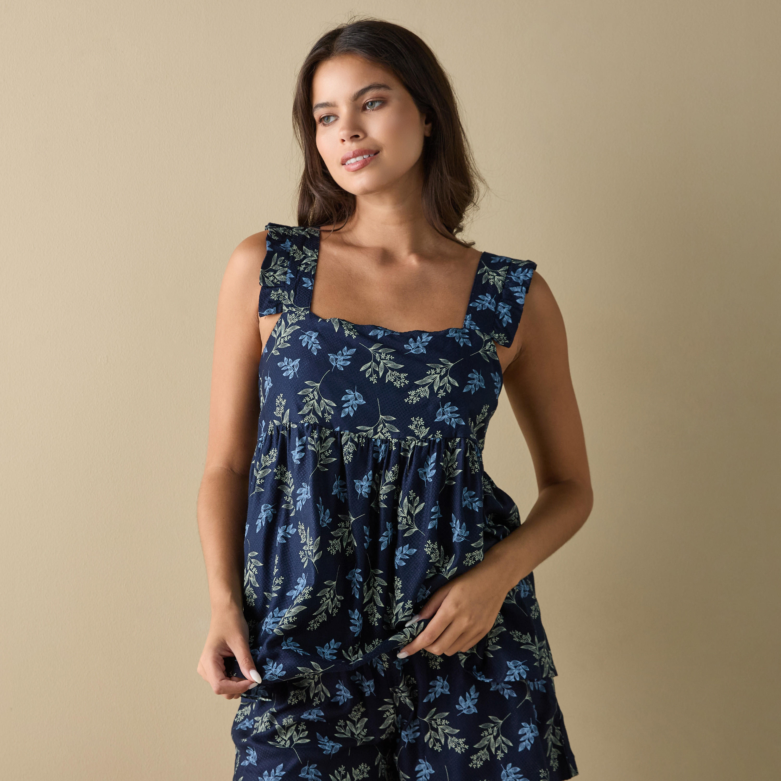 طقم شورت وبلوزة دون أكمام بطبعات-women-clothing-nightwear-pyjamas-shortsets-image-2