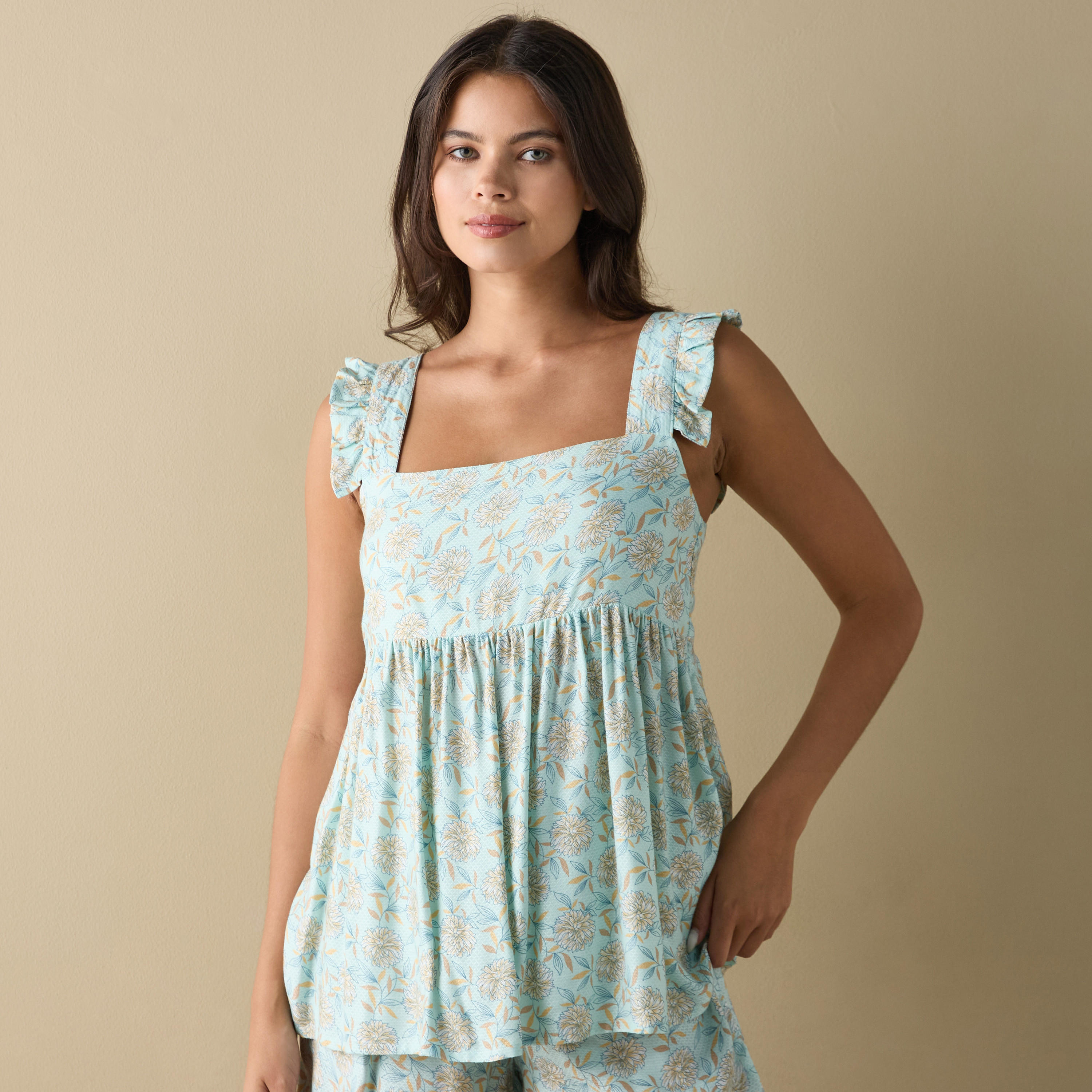 طقم شورت وبلوزة دون أكمام بطبعات زهرية-women-clothing-nightwear-pyjamas-shortsets-image-2