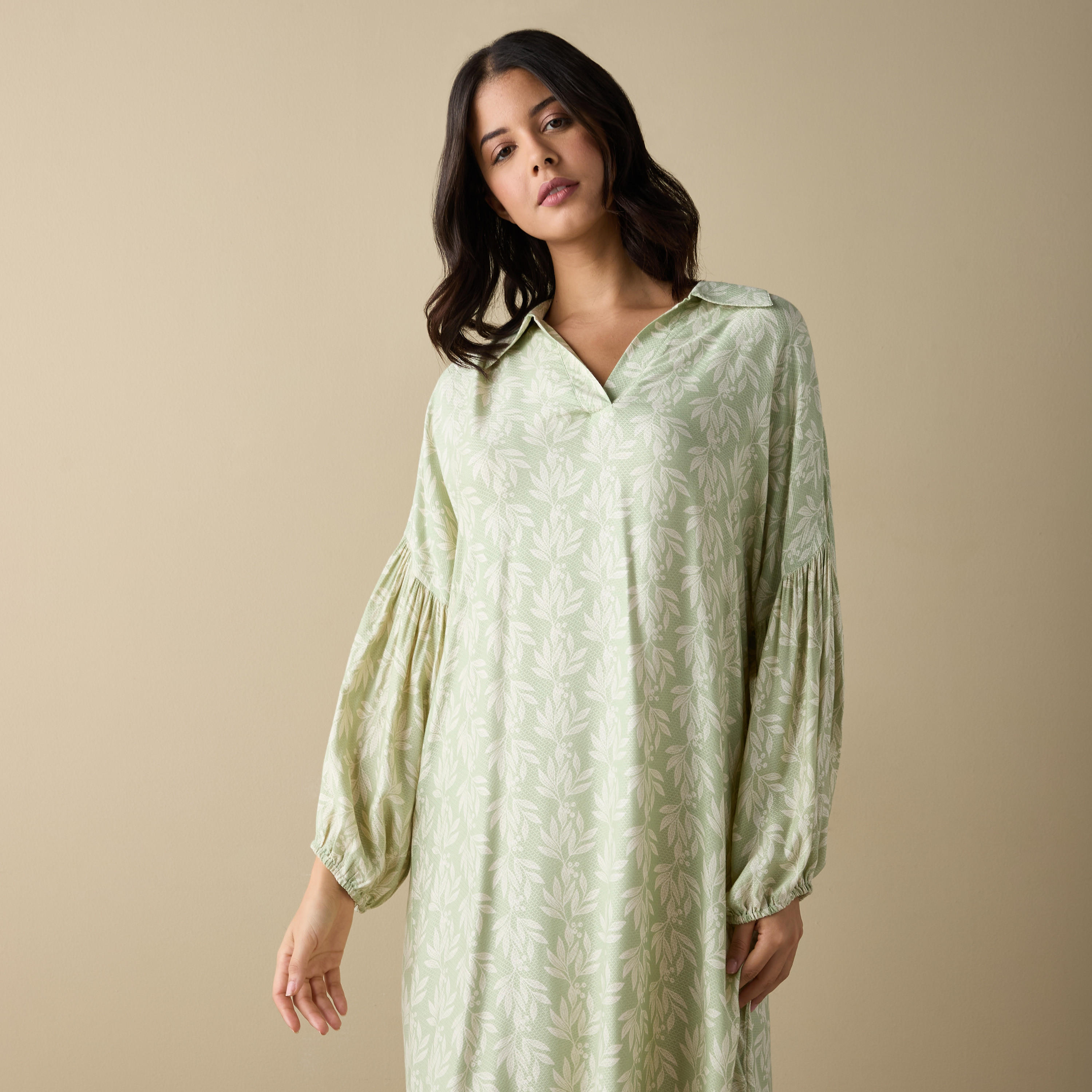 قميص نوم بأكمام طويلة وطبعات أوراق شجر-women-clothing-nightwear-nighties-image-2