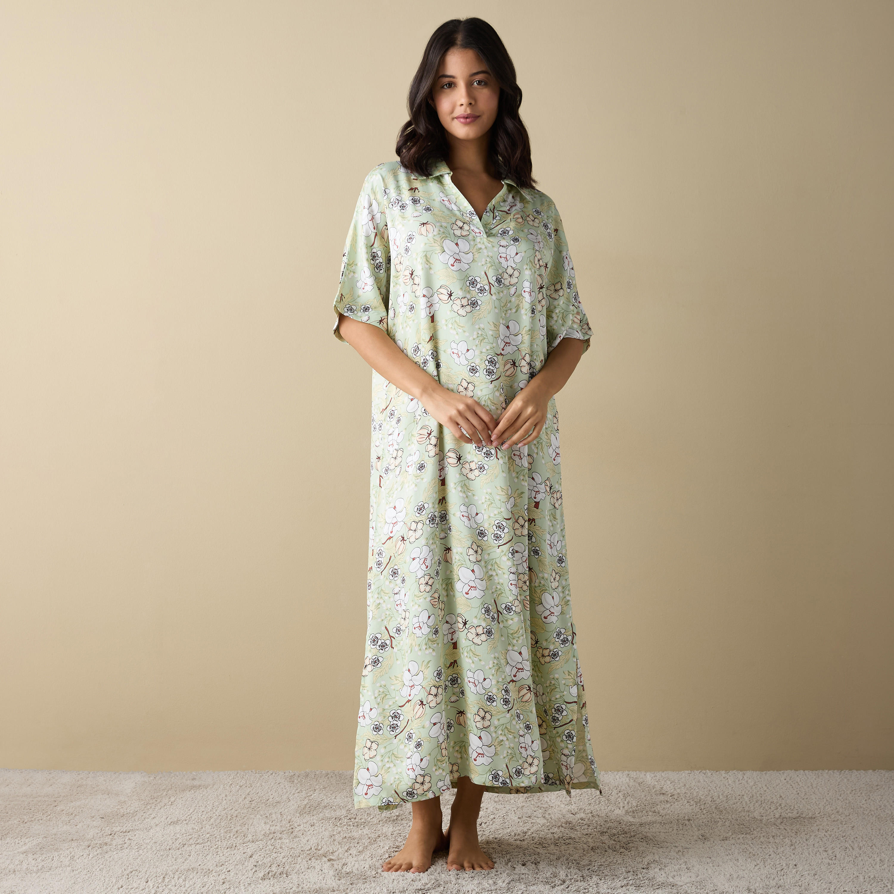 قميص نوم بياقة عادية وأكمام قصيرة وطبعات أزهار-women-clothing-nightwear-nighties-image-1