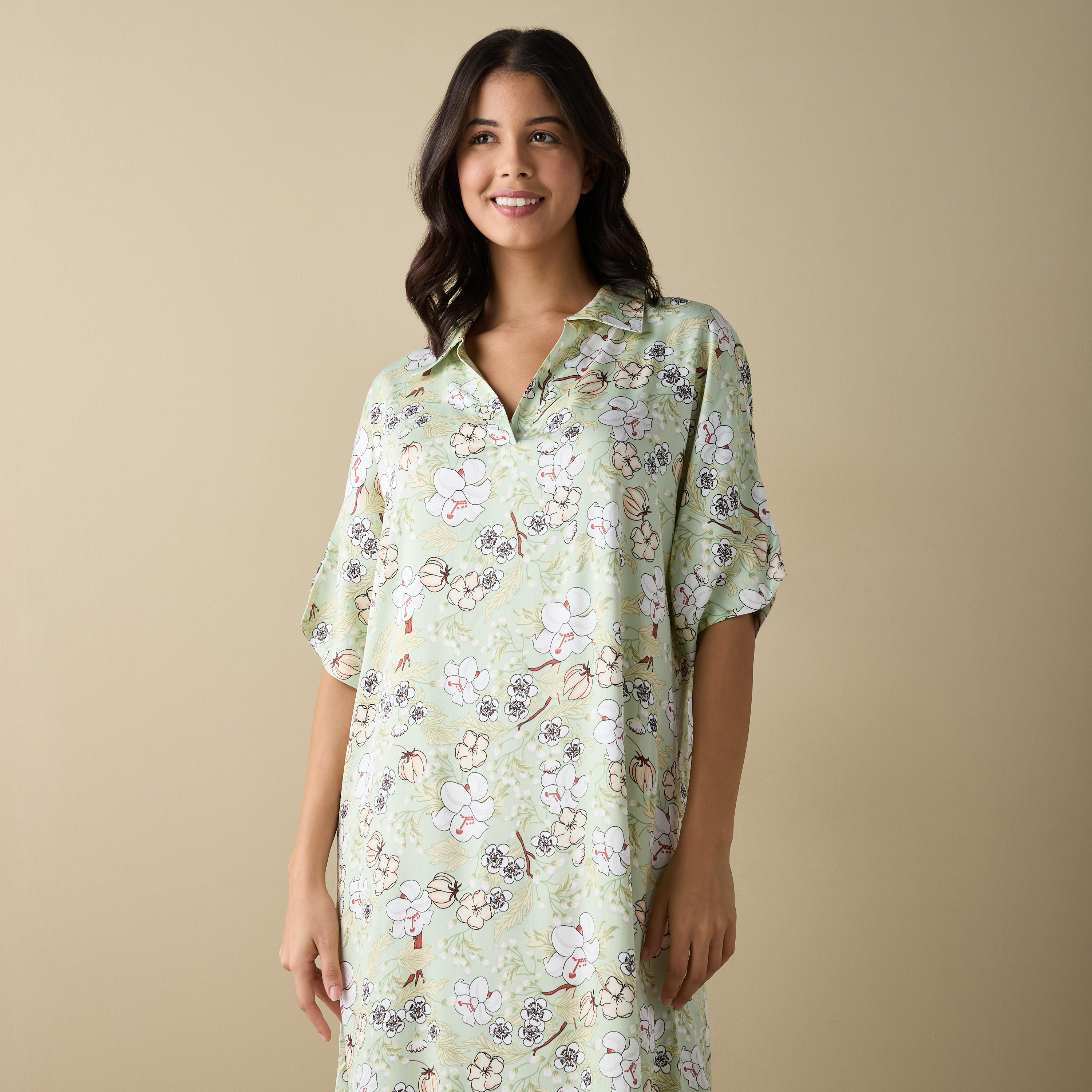 قميص نوم بياقة عادية وأكمام قصيرة وطبعات أزهار-women-clothing-nightwear-nighties-image-2