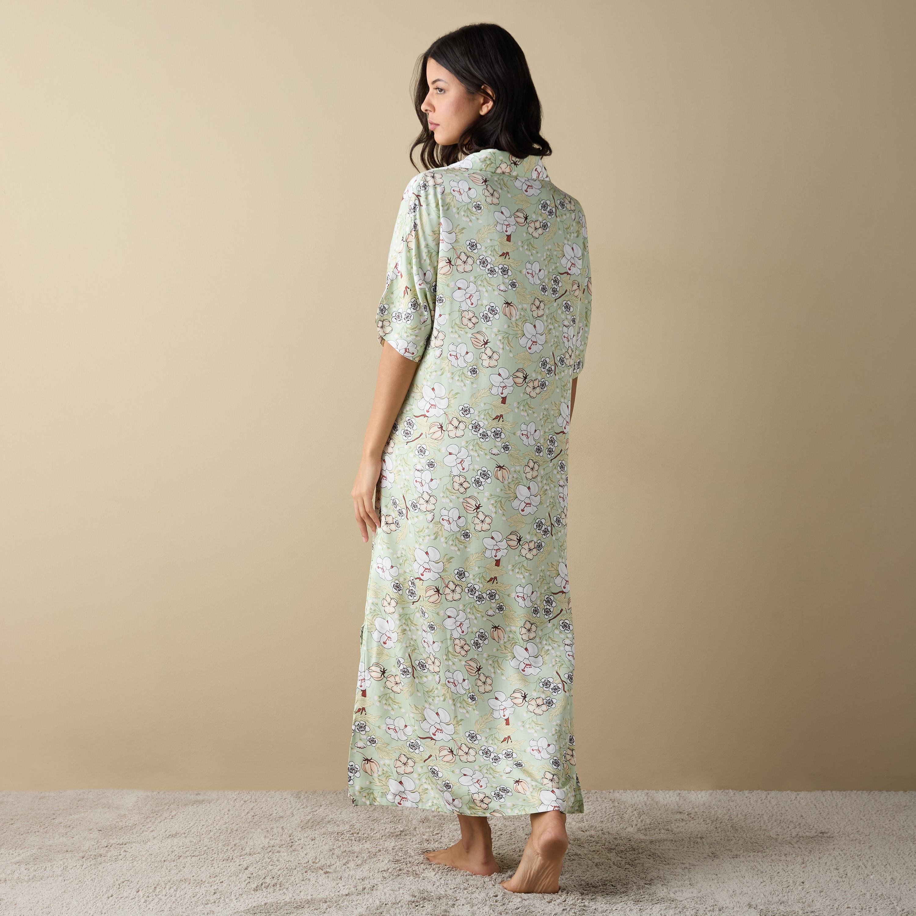 قميص نوم بياقة عادية وأكمام قصيرة وطبعات أزهار-women-clothing-nightwear-nighties-image-3