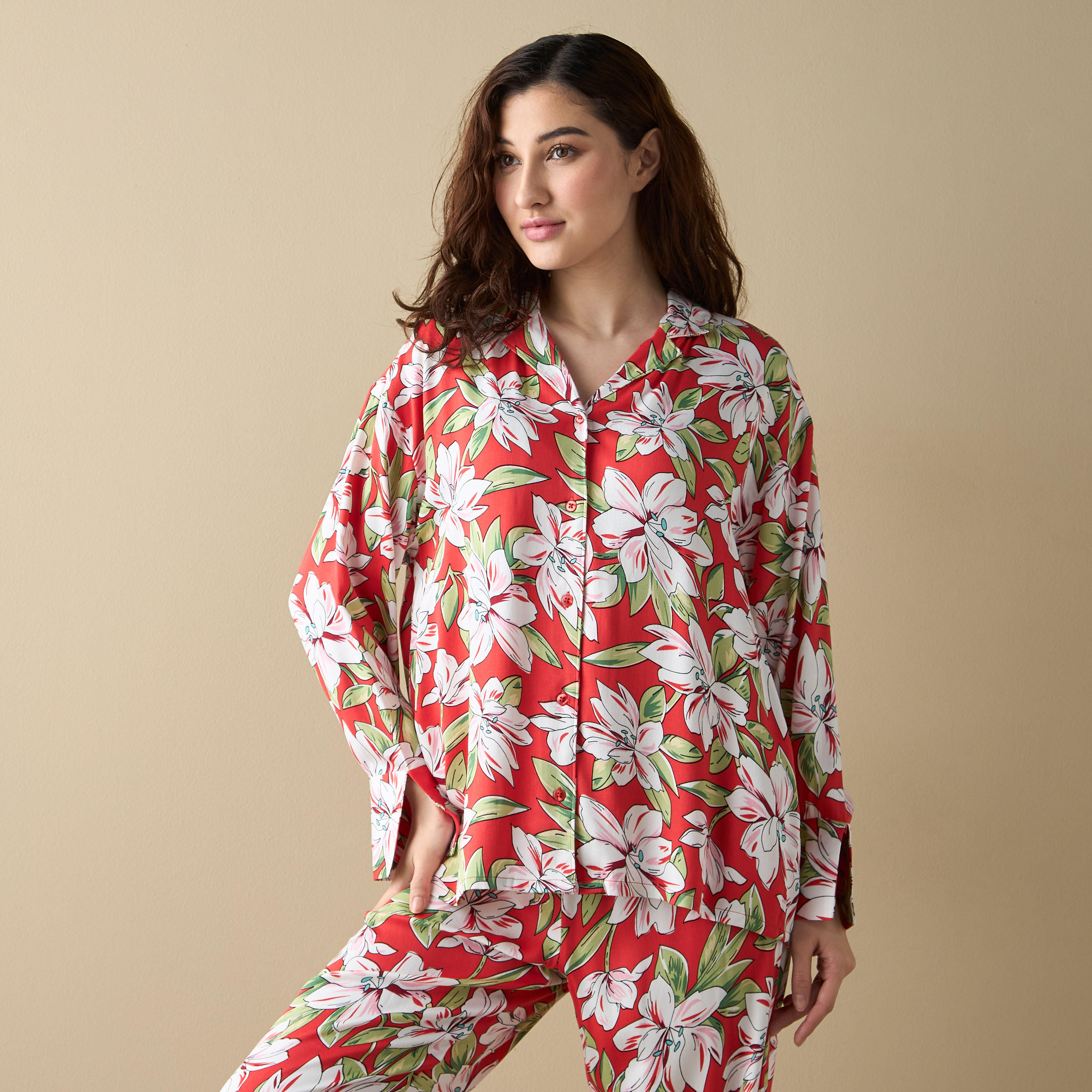 طقم بنطلون بيجاما وقميص بطبعات زهرية-women-clothing-nightwear-pyjamas-longsets-image-2