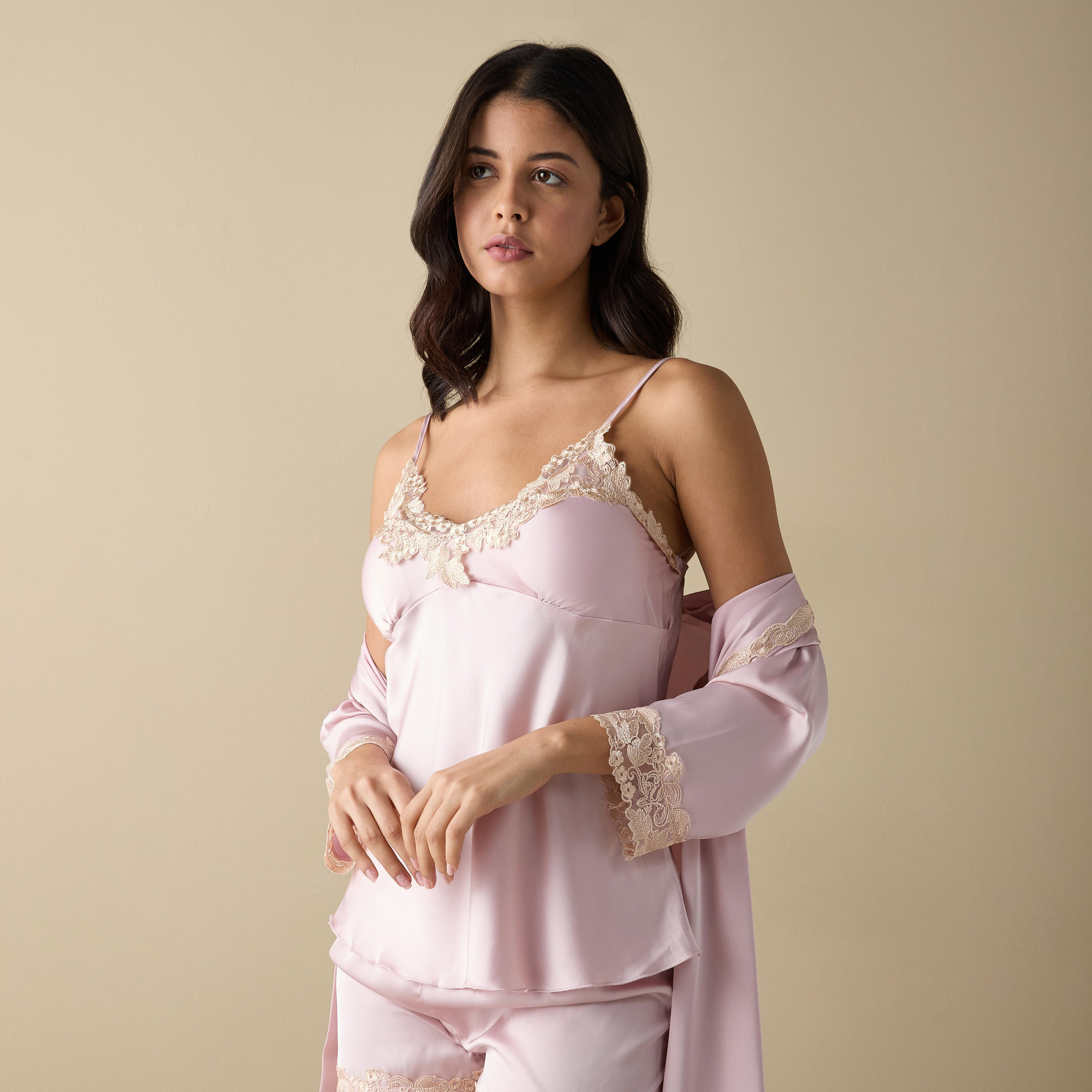 طقم بيجاما 5 قطع بتفاصيل دانتيل-women-clothing-nightwear-pyjamas-longsets-image-6