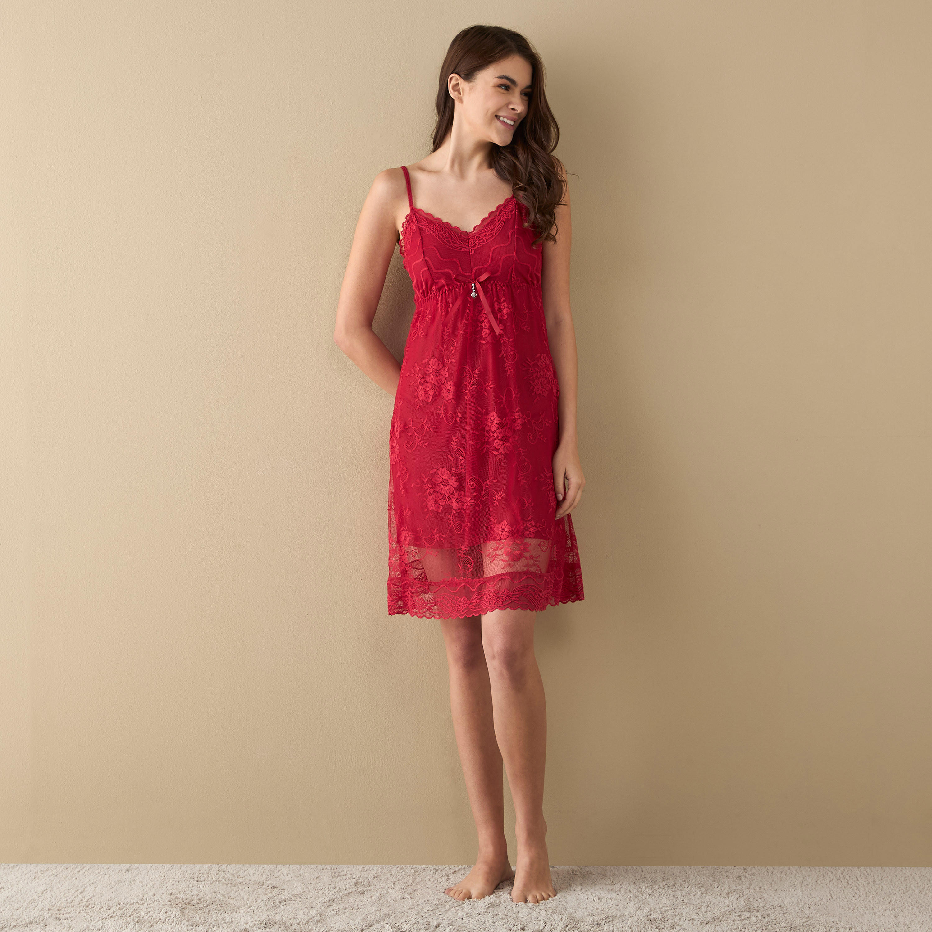 فستان سهل الارتداء بتفاصيل دانتيل مع سروال ثونج داخلي-women-clothing-nightwear-nighties-image-2