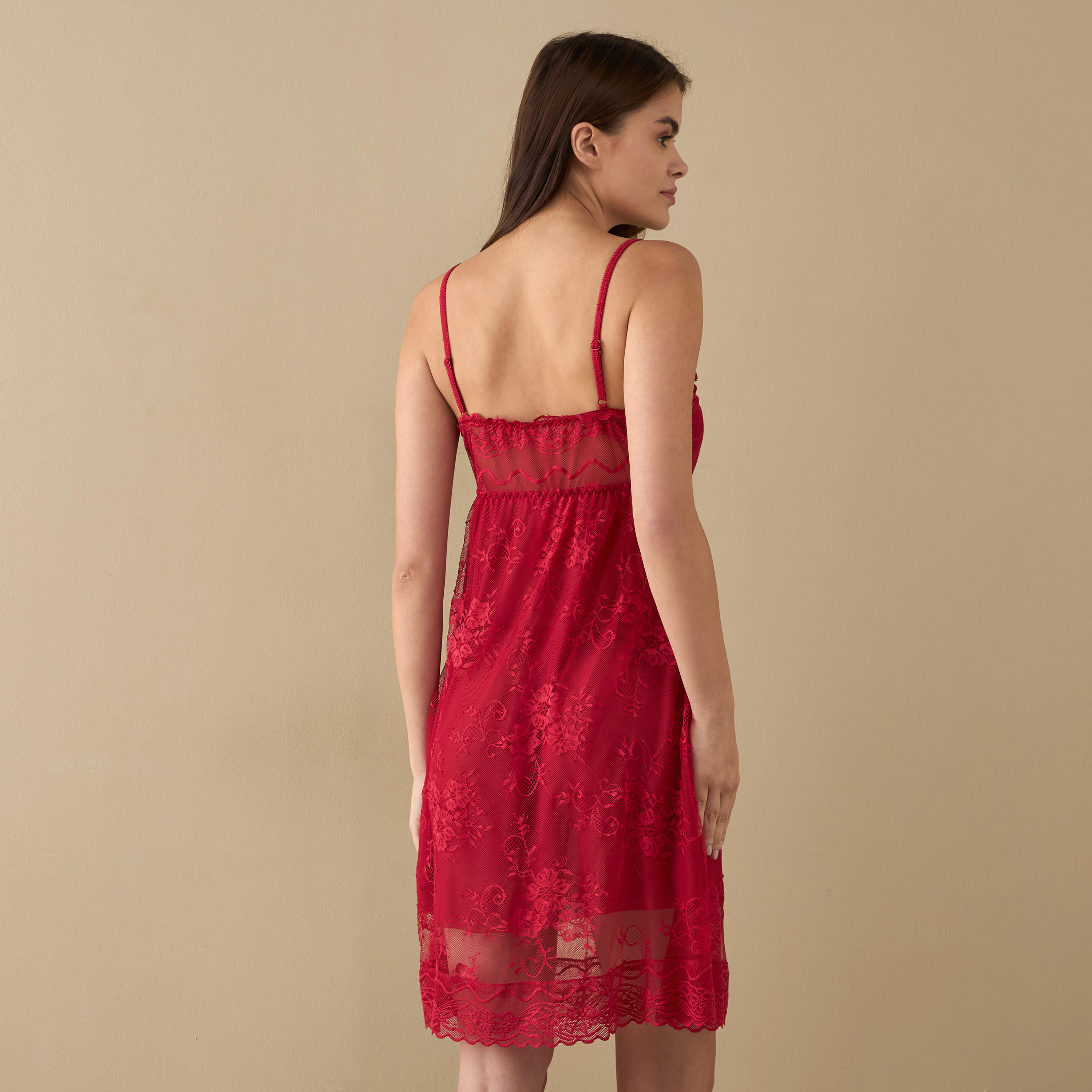 فستان سهل الارتداء بتفاصيل دانتيل مع سروال ثونج داخلي-women-clothing-nightwear-nighties-image-3