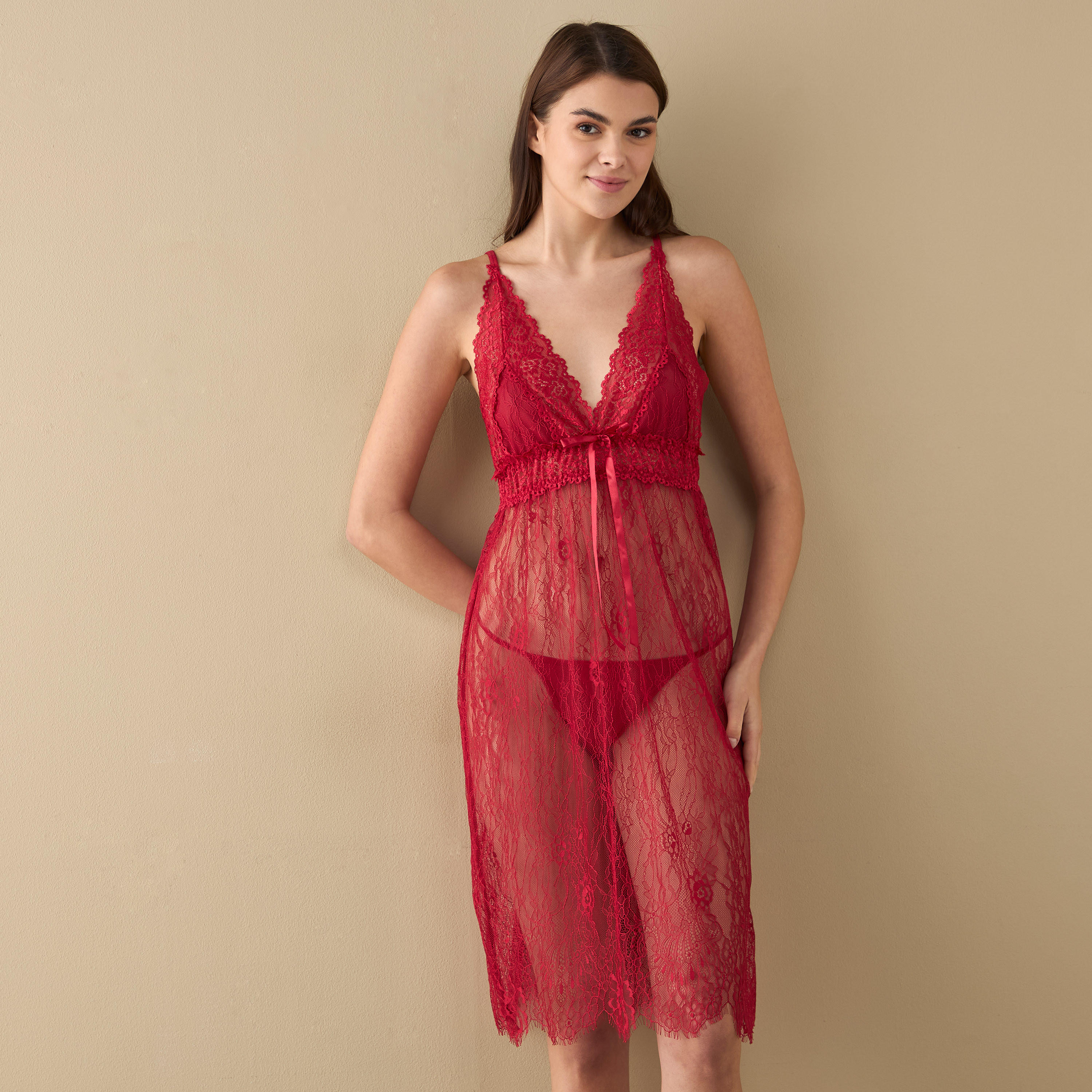 فستان سهل الارتداء بتفاصيل دانتيل مع سروال ثونج داخلي-women-clothing-nightwear-nighties-image-1