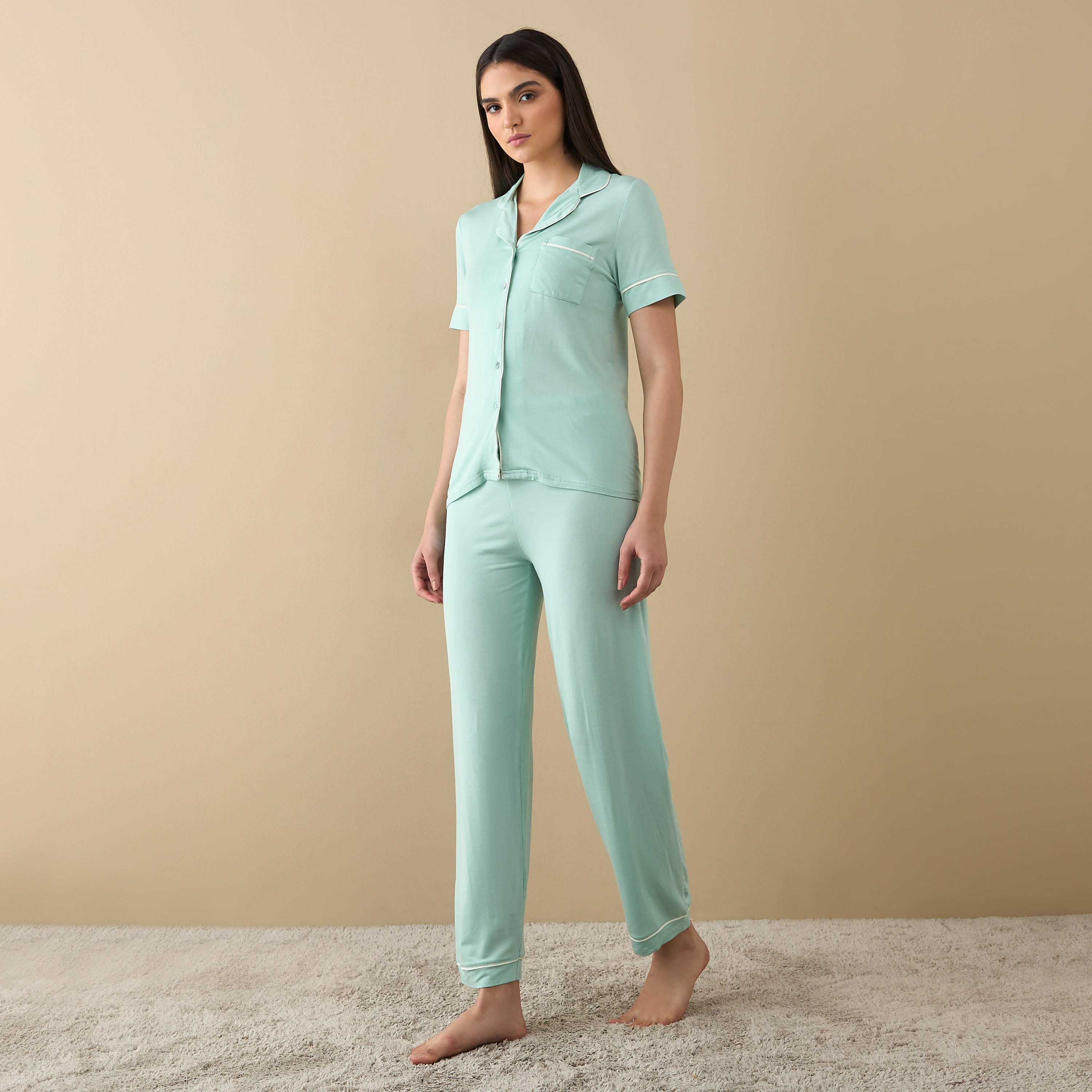 طقم بنطلون بيجاما وقميص بياقة مطوية-women-clothing-nightwear-pyjamas-longsets-image-1