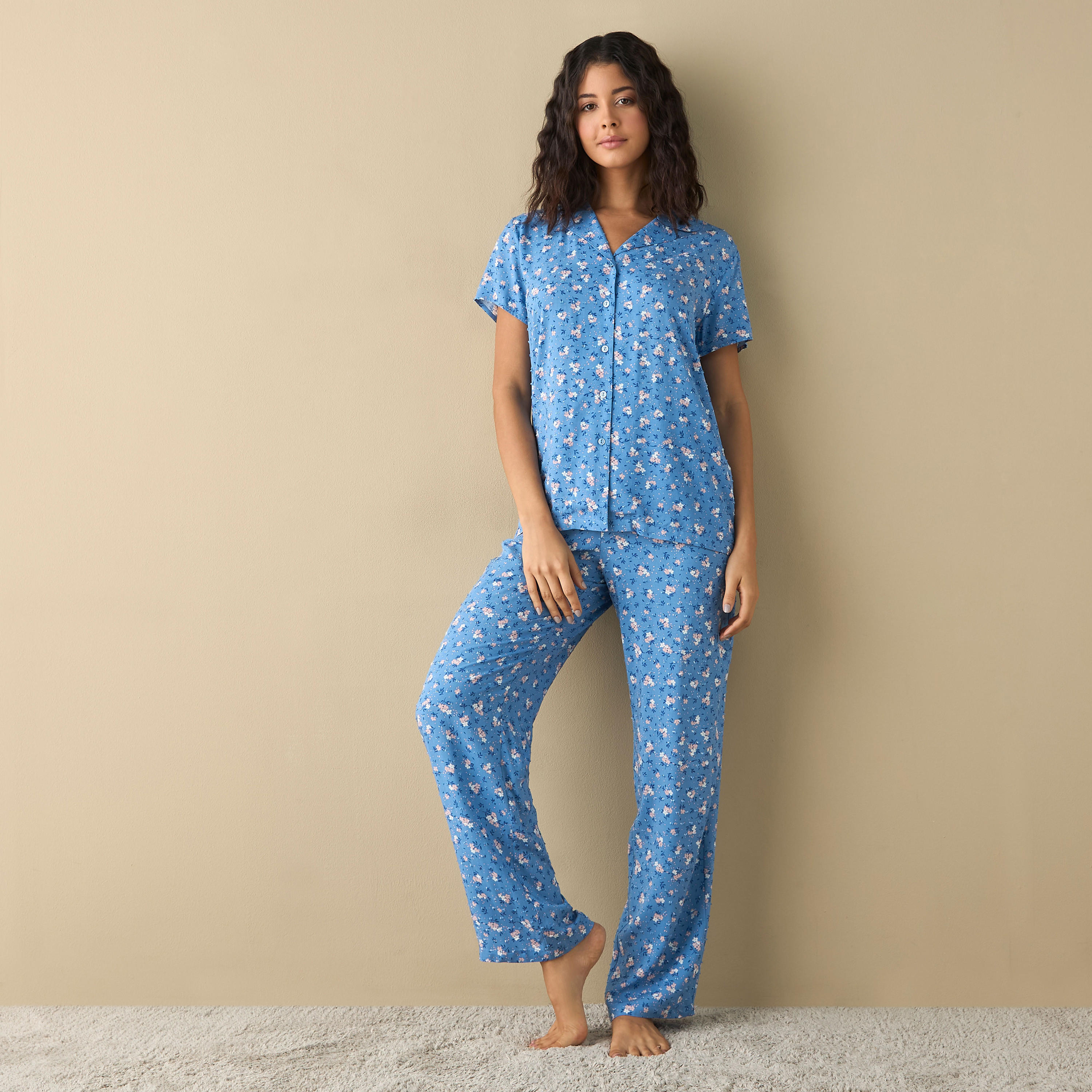 طقم بنطلون بيجاما وقميص بطبعات زهرية-women-clothing-nightwear-pyjamas-longsets-image-2