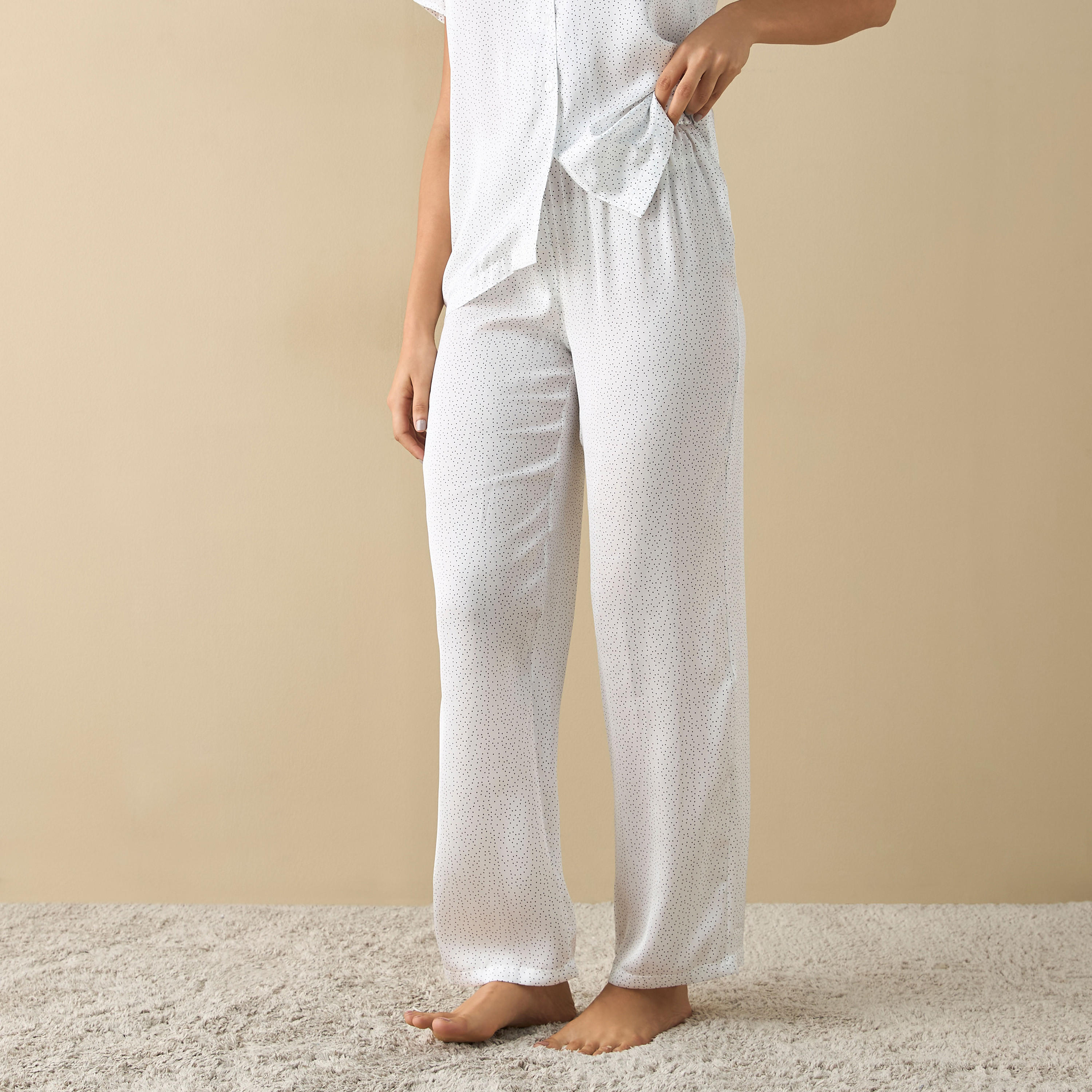 طقم بنطلون بيجاما وقميص بطبعات منقطة-women-clothing-nightwear-pyjamas-longsets-image-4