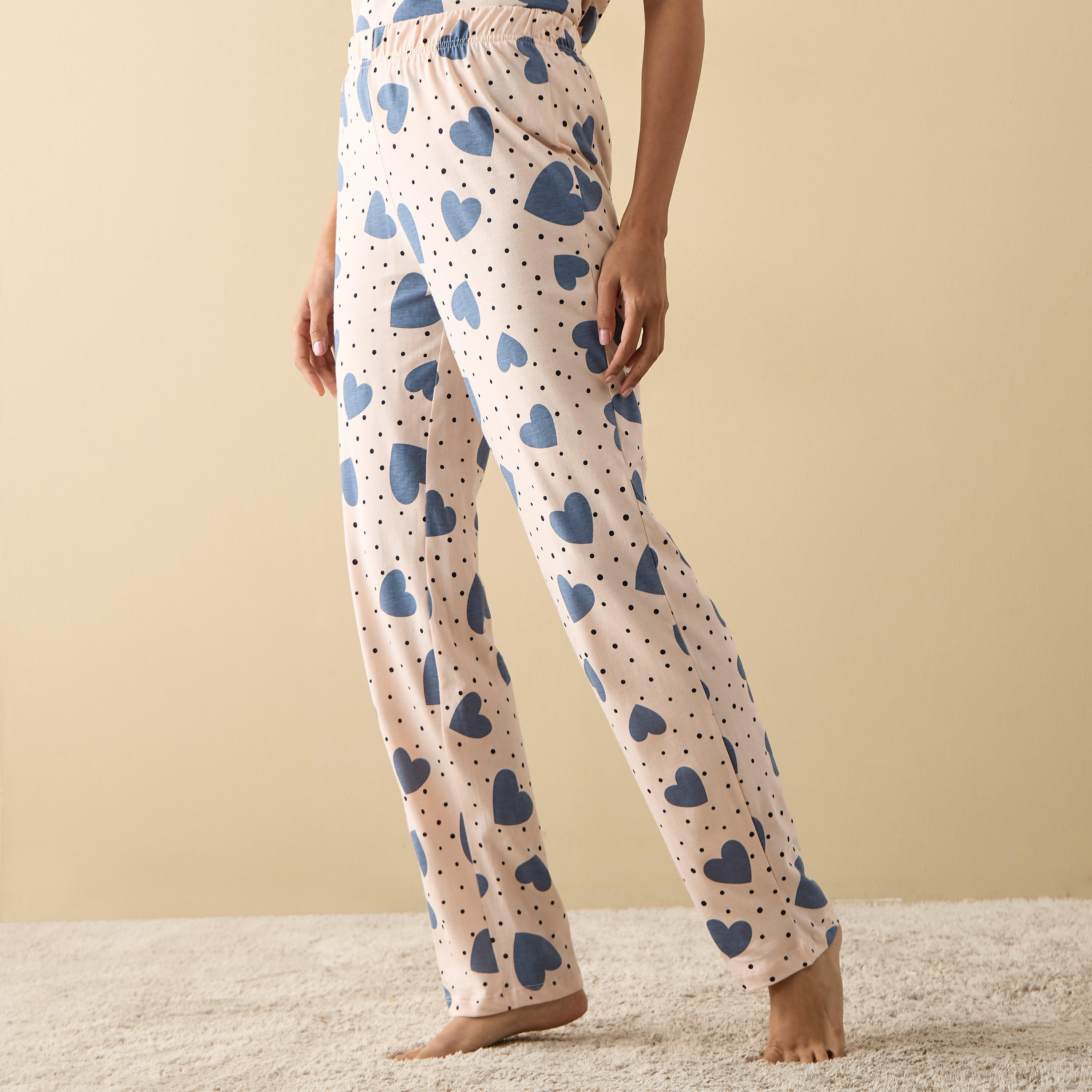 طقم بنطلون بيجاما وتيشيرت بطبعات قلب-women-clothing-nightwear-pyjamas-longsets-image-3