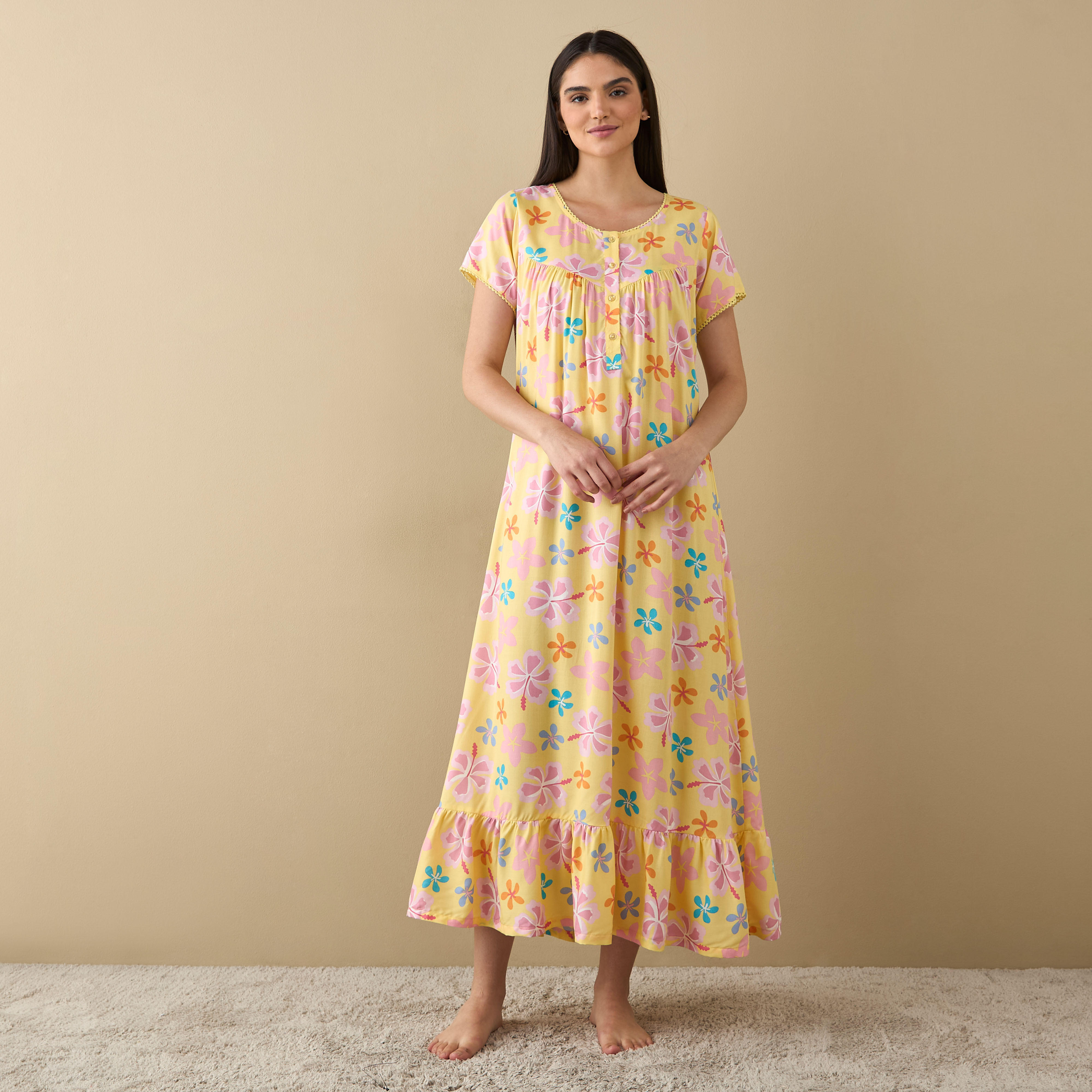 ثوب نوم بحواف واسعة وطبعات أزهار-women-clothing-nightwear-nighties-image-3