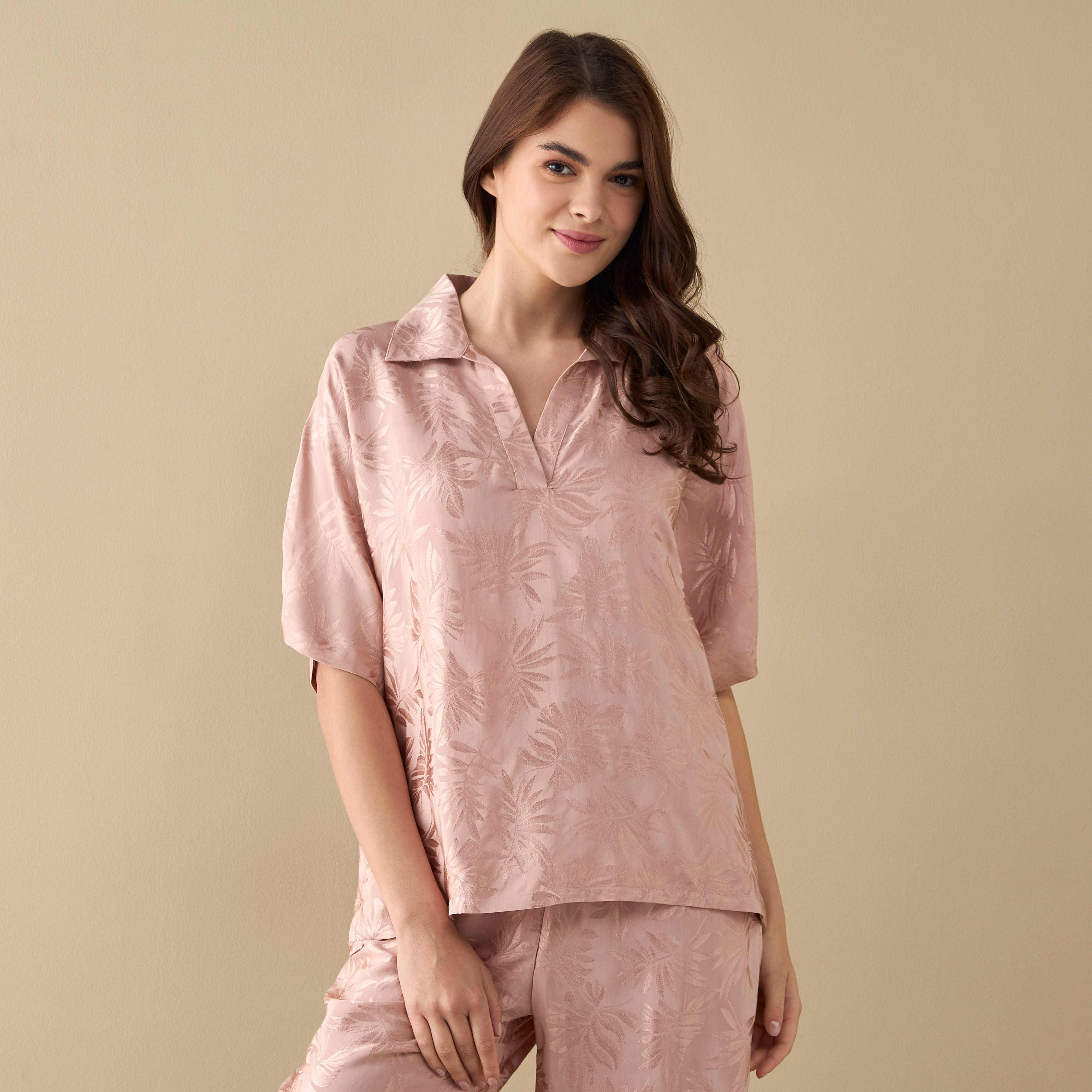 طقم بنطلون بيجاما وقميص بطبعات ورق شجر-women-clothing-nightwear-pyjamas-longsets-image-2