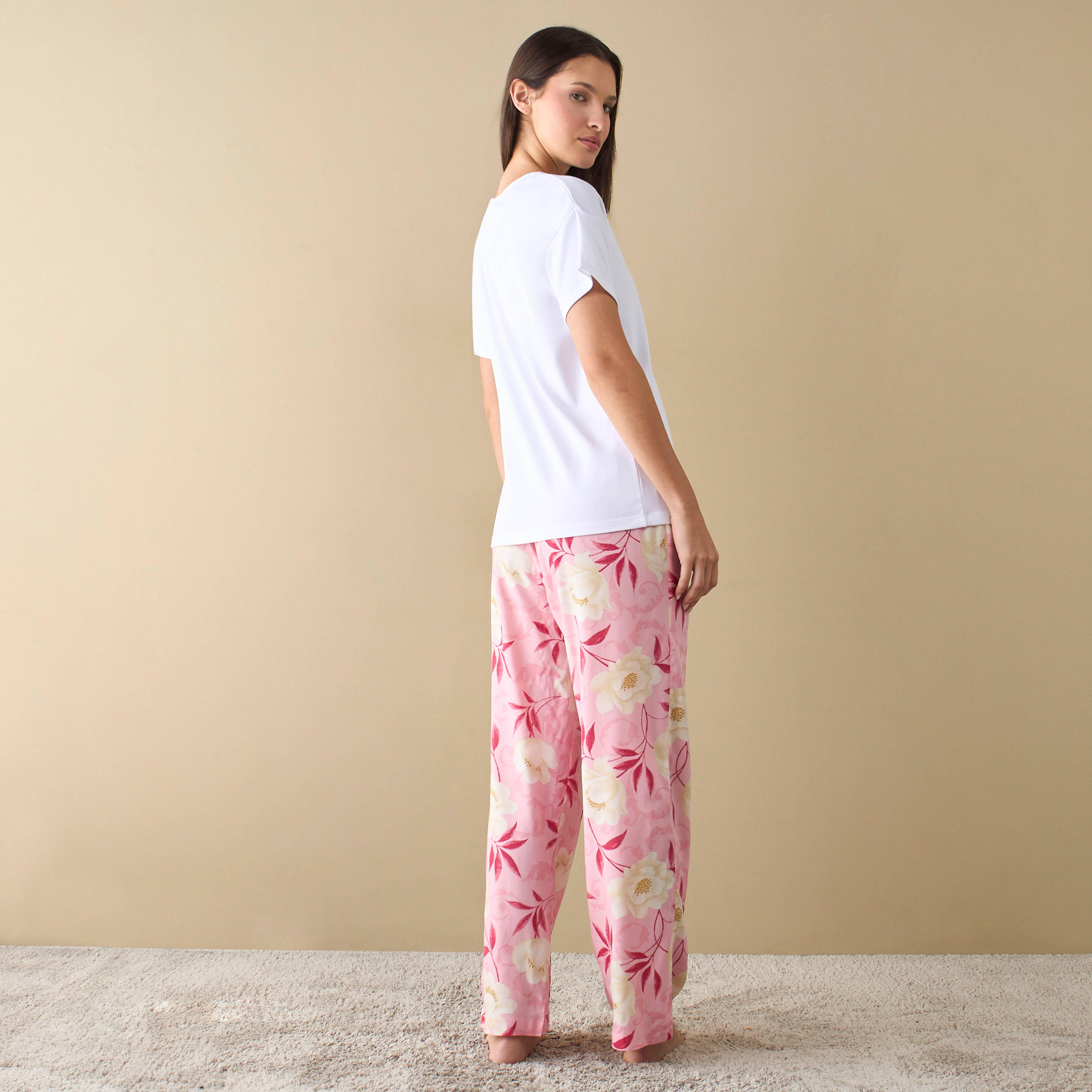 طقم بنطلون بيجاما بطبعات أزهار وتيشيرت -women-clothing-nightwear-pyjamas-longsets-image-3