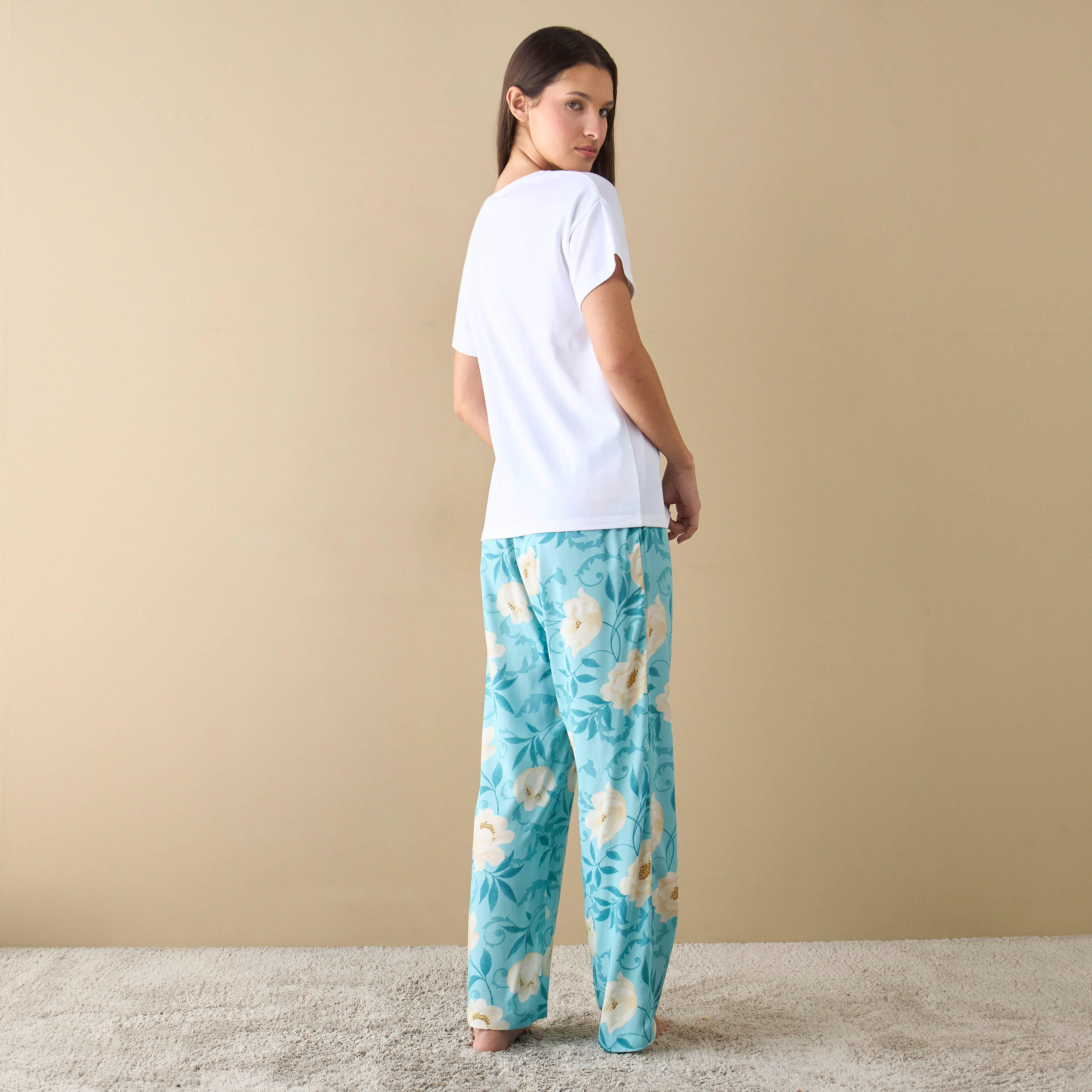 طقم بنطلون بيجاما بطبعات أزهار وتيشيرت -women-clothing-nightwear-pyjamas-longsets-image-8
