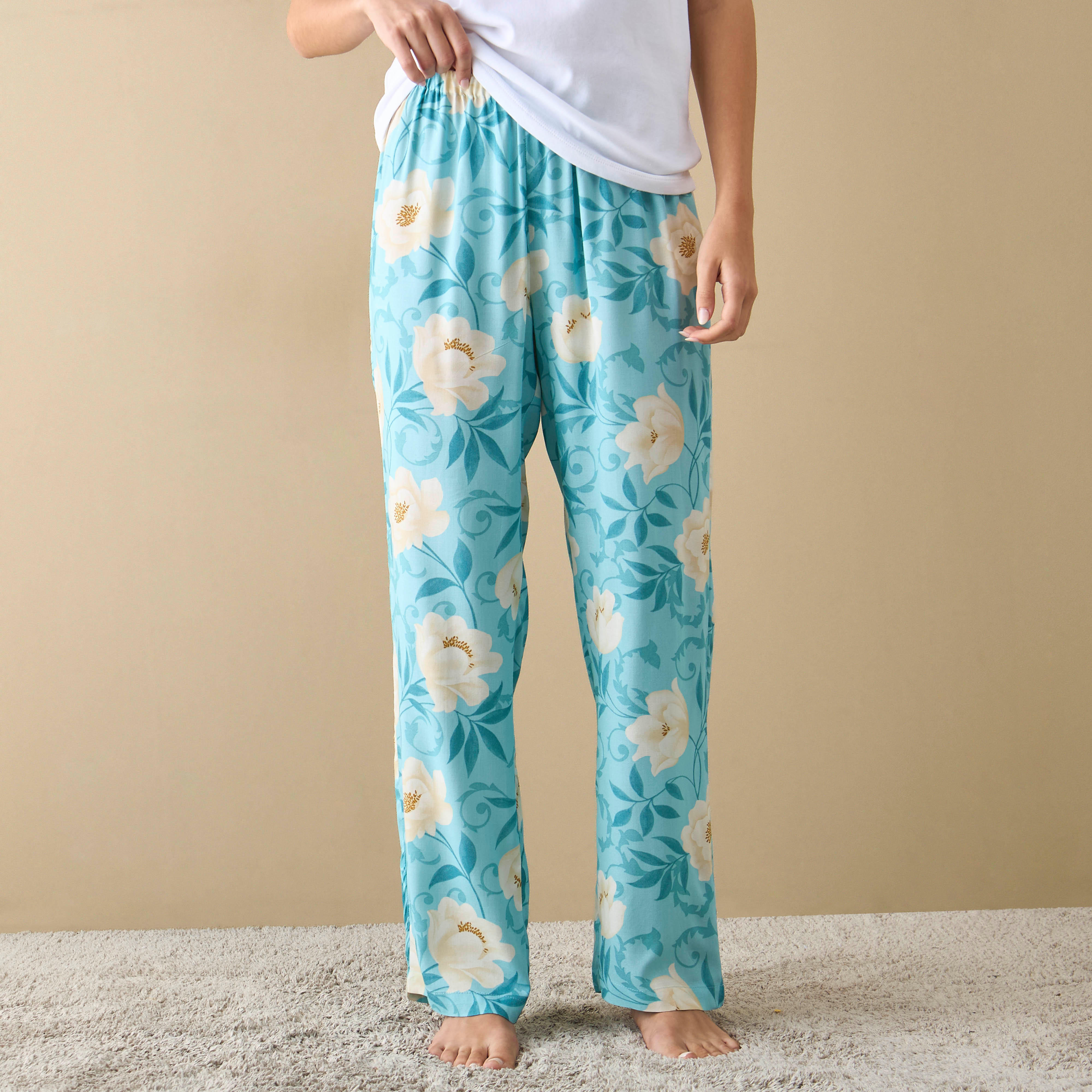 طقم بنطلون بيجاما بطبعات أزهار وتيشيرت -women-clothing-nightwear-pyjamas-longsets-image-9