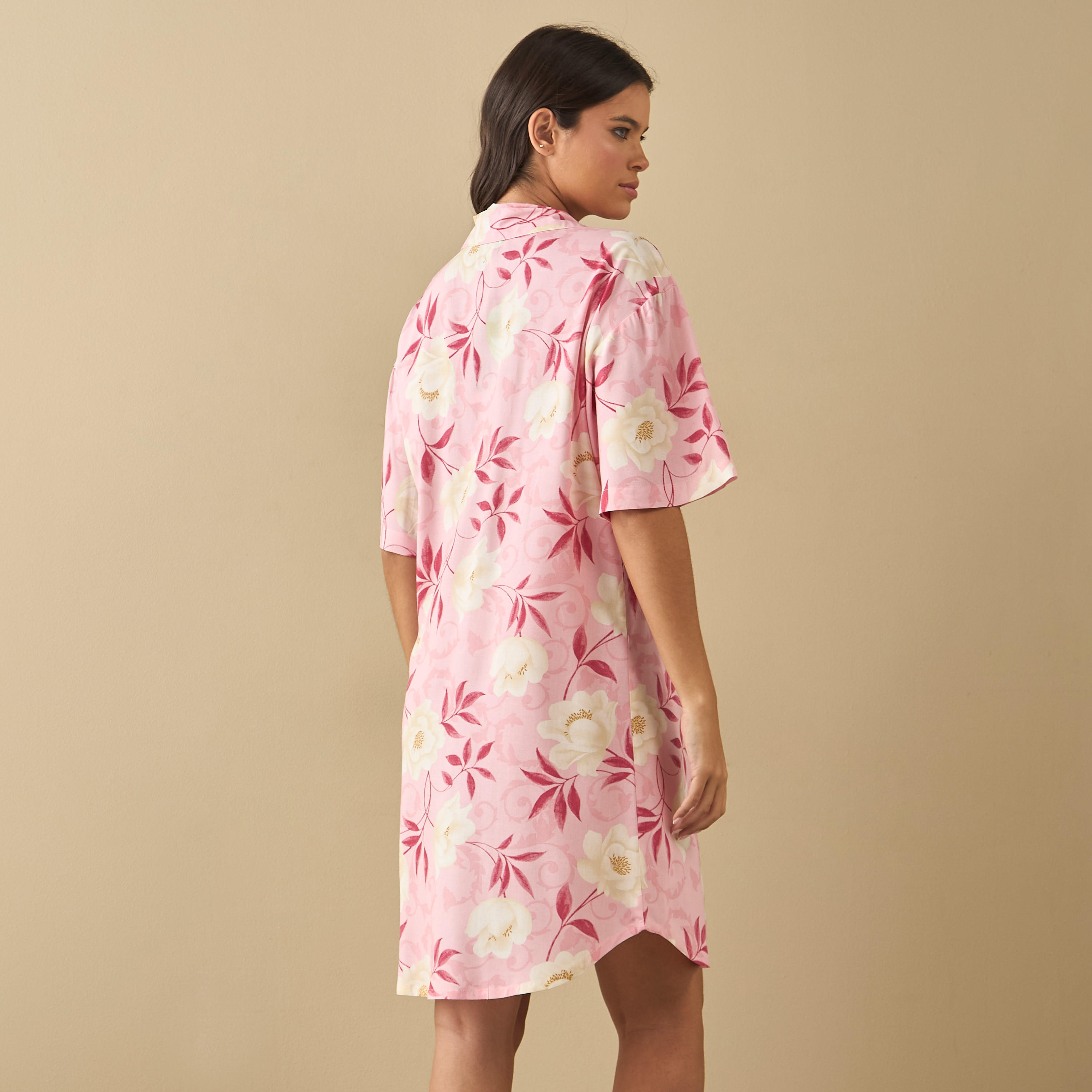 قميص نوم بطبعات أزهار وأكمام قصيرة-women-clothing-nightwear-nighties-image-3
