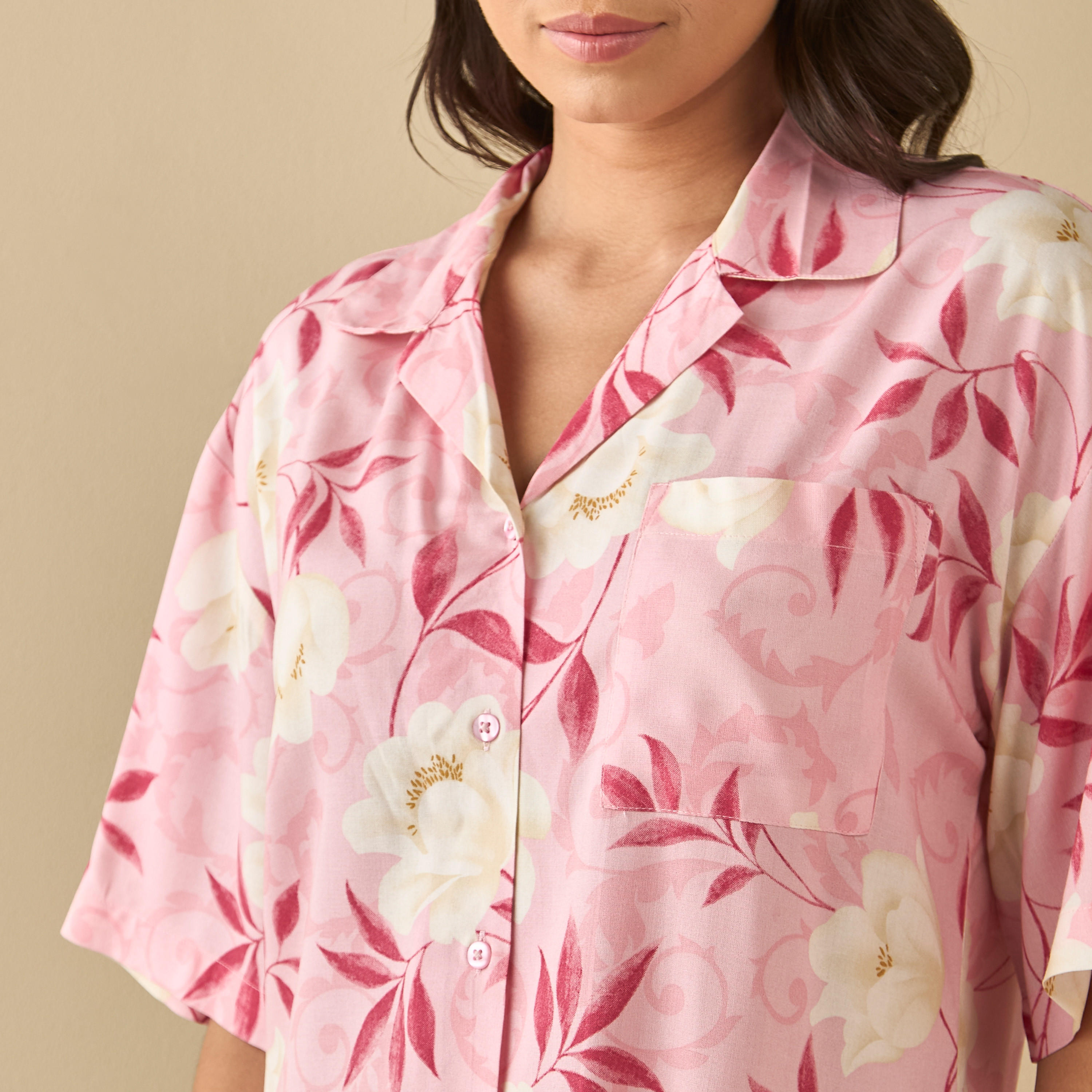 قميص نوم بطبعات أزهار وأكمام قصيرة-women-clothing-nightwear-nighties-image-4