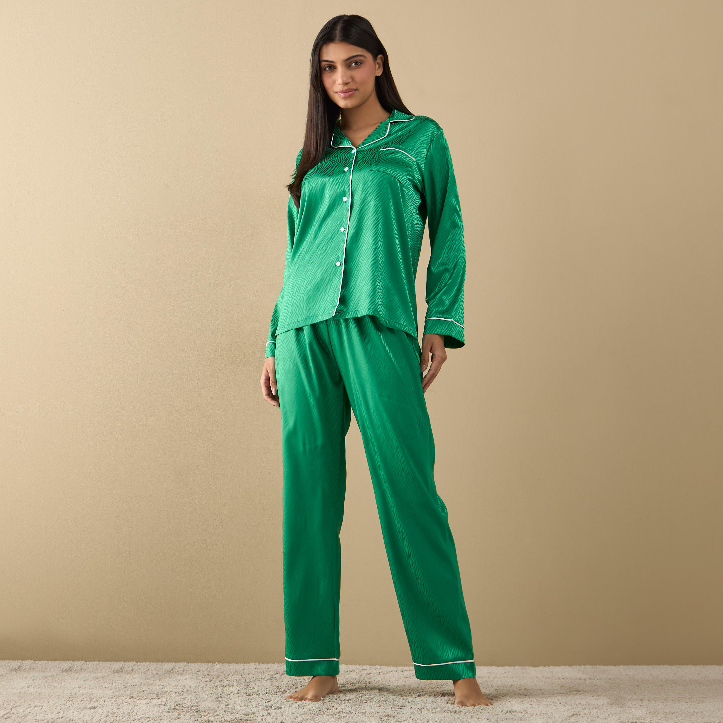 طقم بنطلون بيجاما مطاطي وقميص بأكمام طويلة وطبعات-women-clothing-nightwear-pyjamas-longsets-image-1